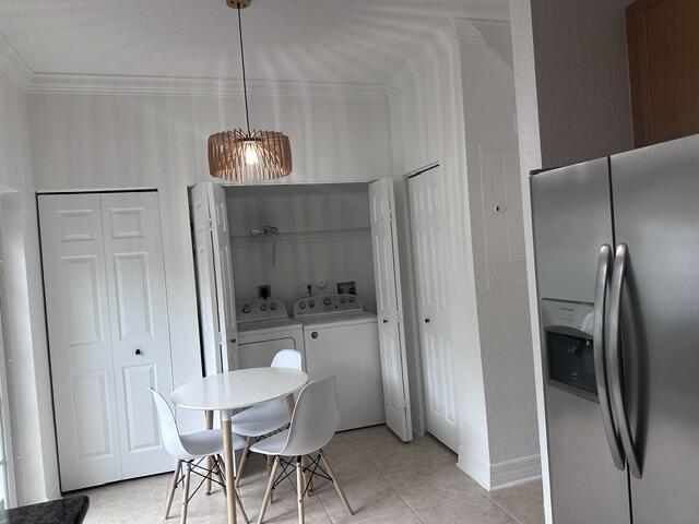 EAT IN KITCHEN WITH FULL SIZE LAUNDRY