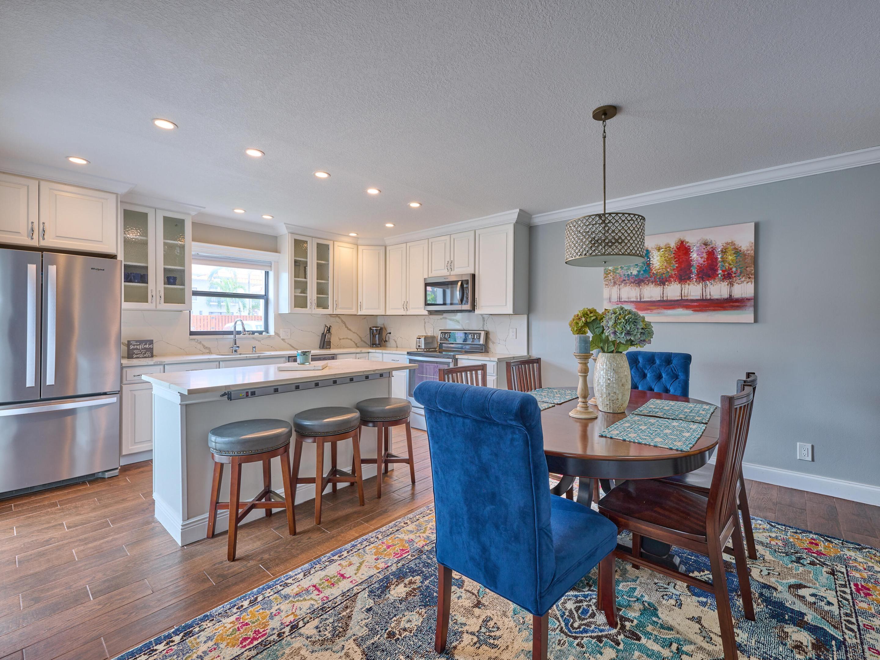 Dining to Kitchen