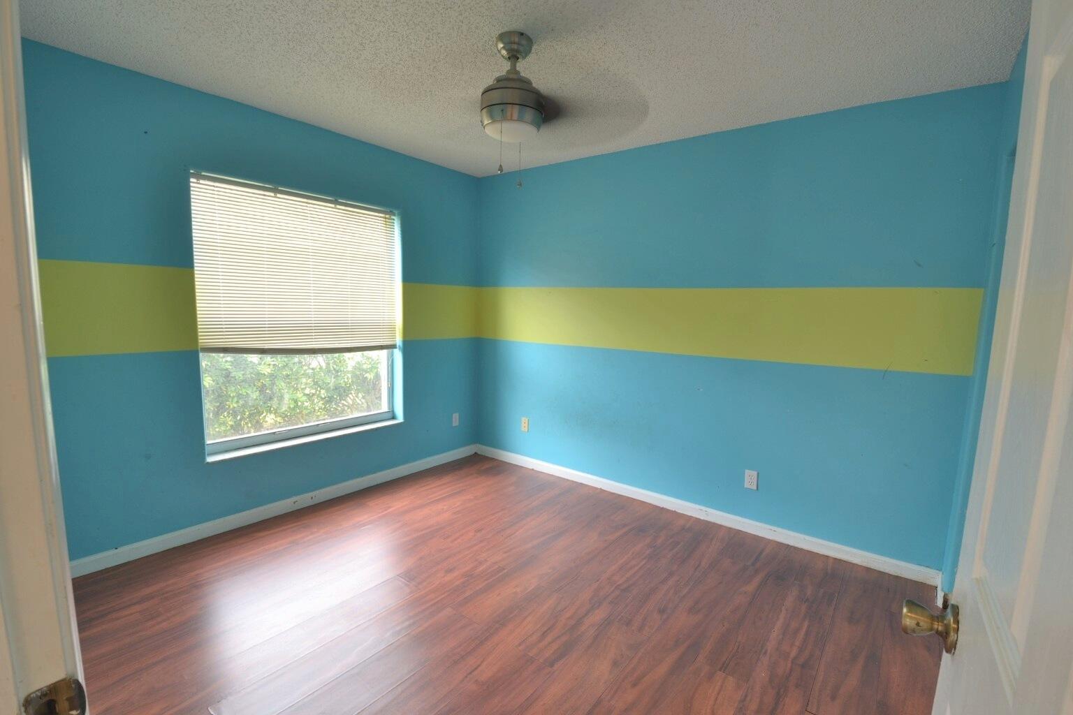 15_bedroom_2