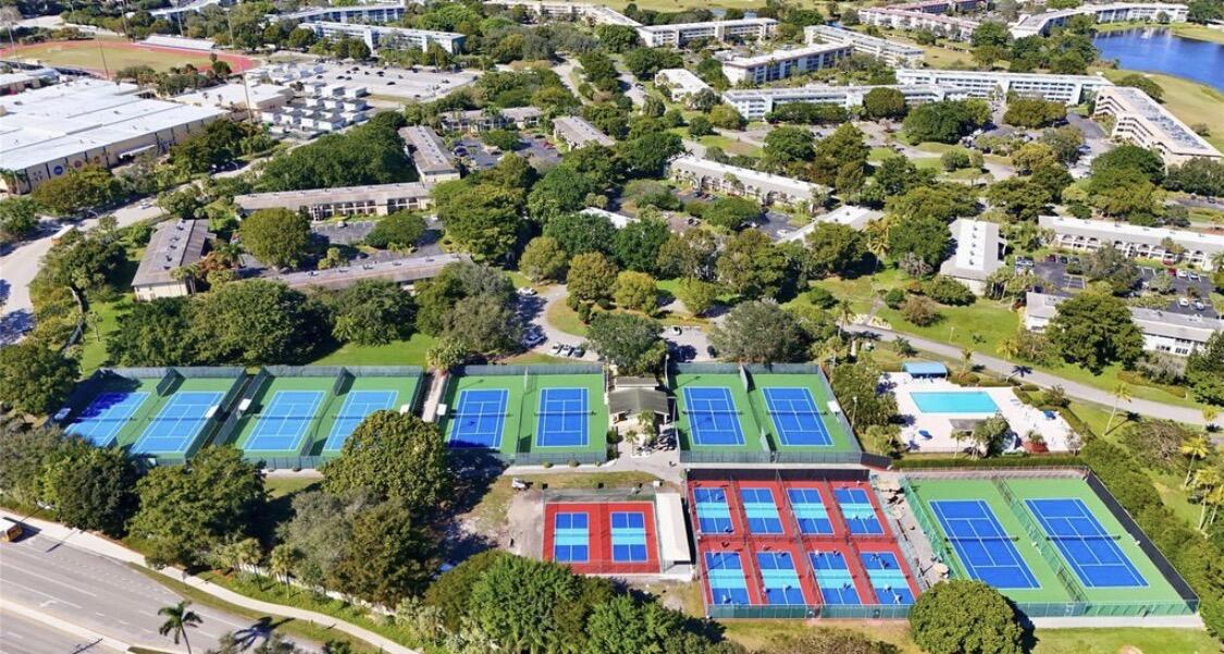 Racquet ctr aerial