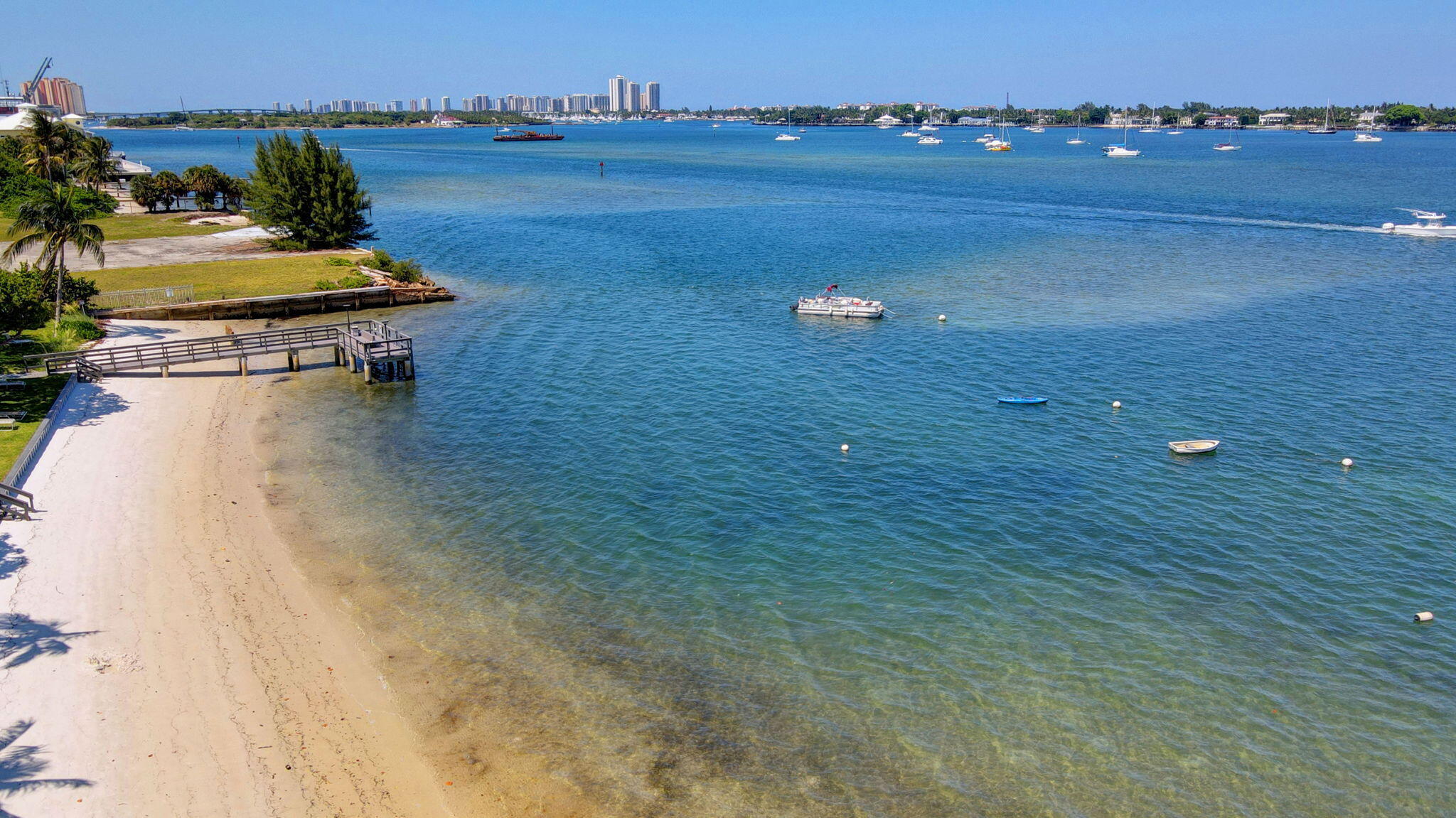 31-web-or-mls-5600 N Flagler (17)