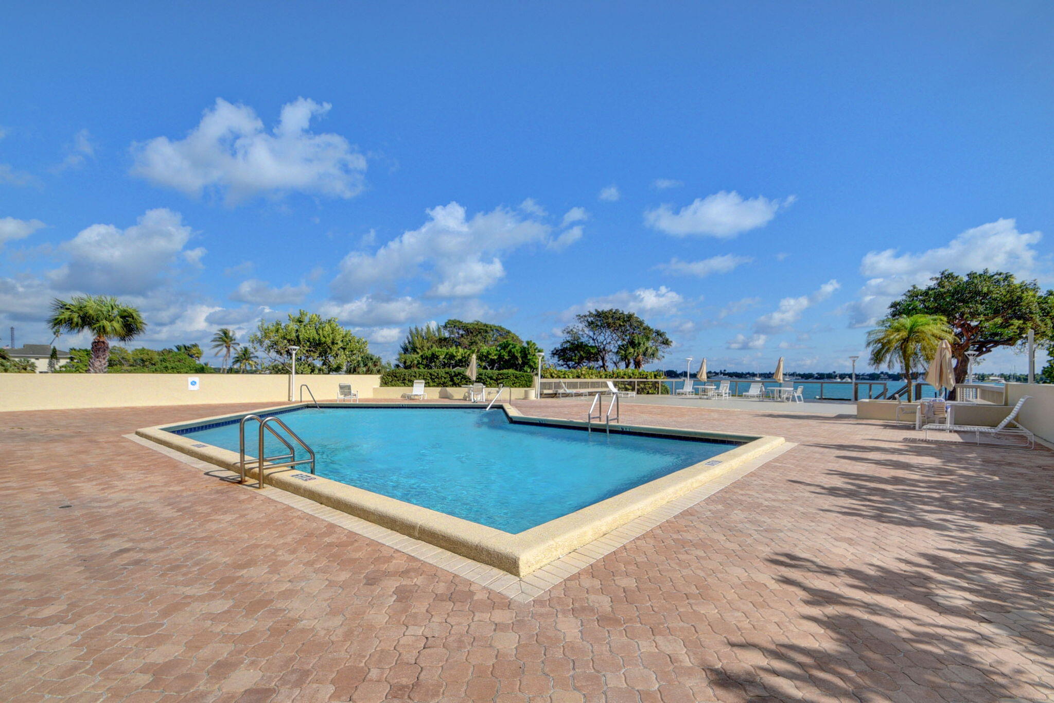 37-web-or-mls-5600 N Flagler (4)