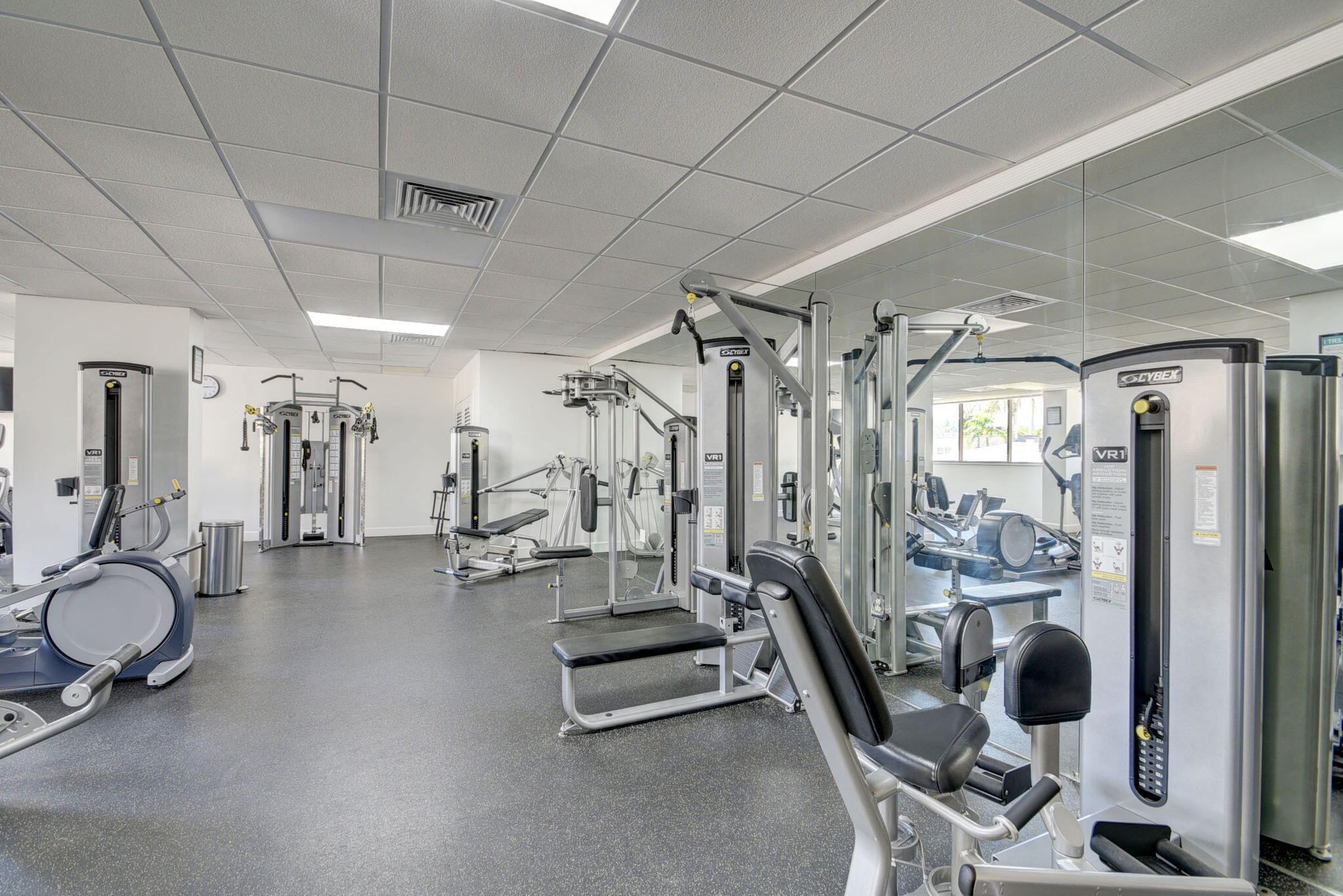 36-web-or-mls-5600 N Flagler (3)