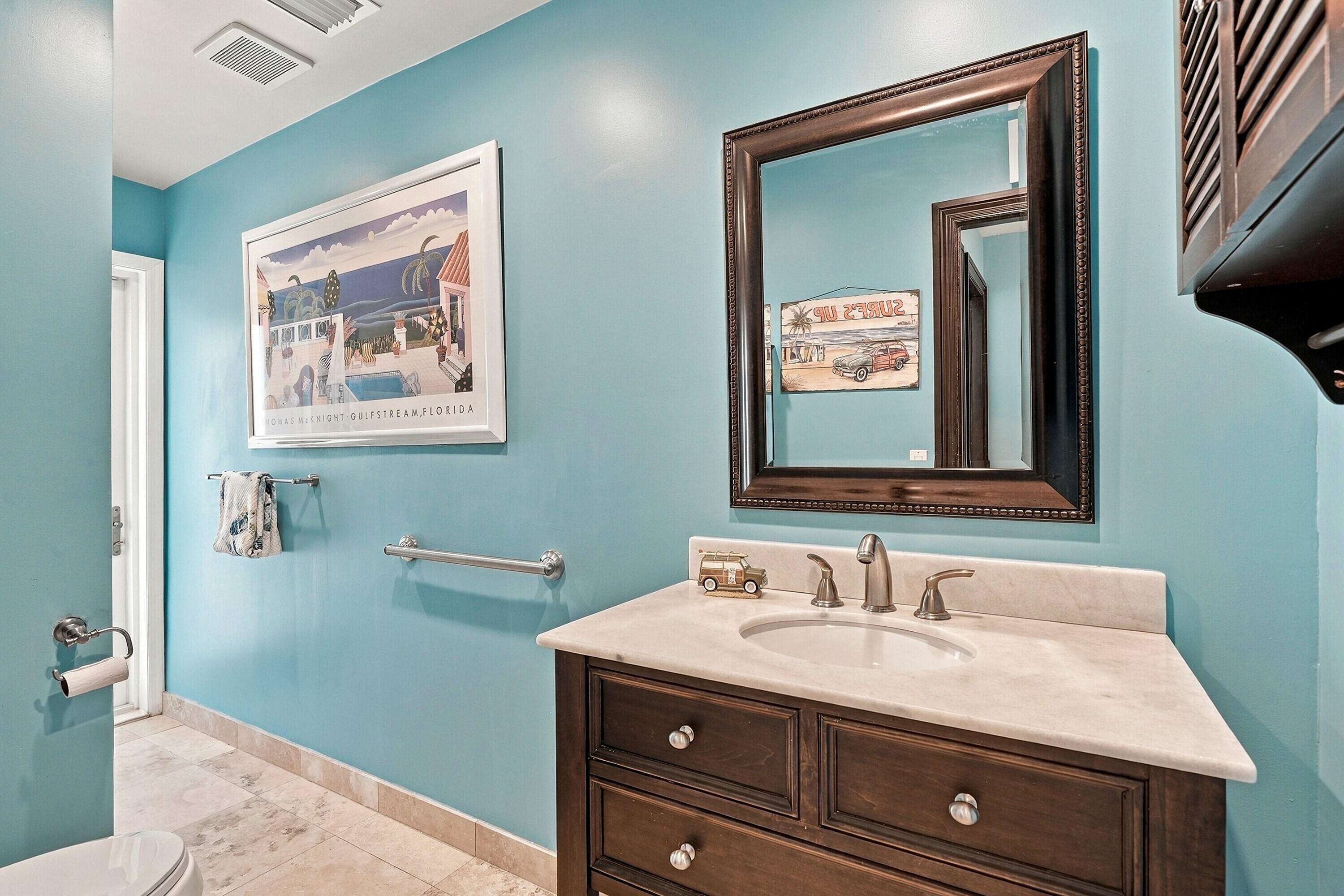 2nd Bathroom (Cabana Bath)