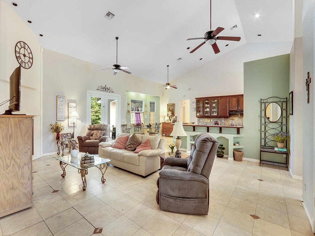 15507 Citrus Grove Blvd - Family Room 2