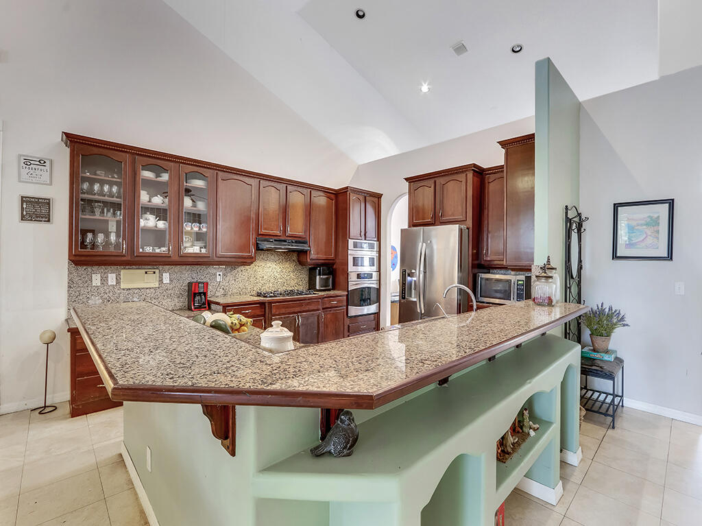15507 Citrus Grove Blvd - Kitchen 2
