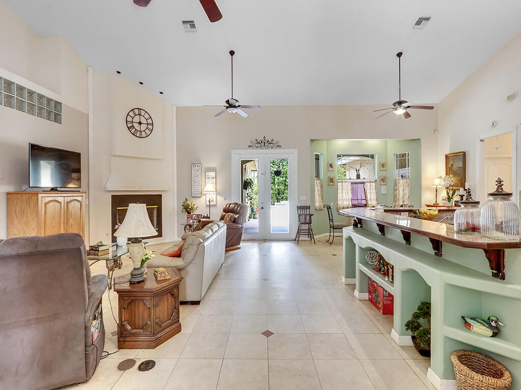 15507 Citrus Grove Blvd - Family Room