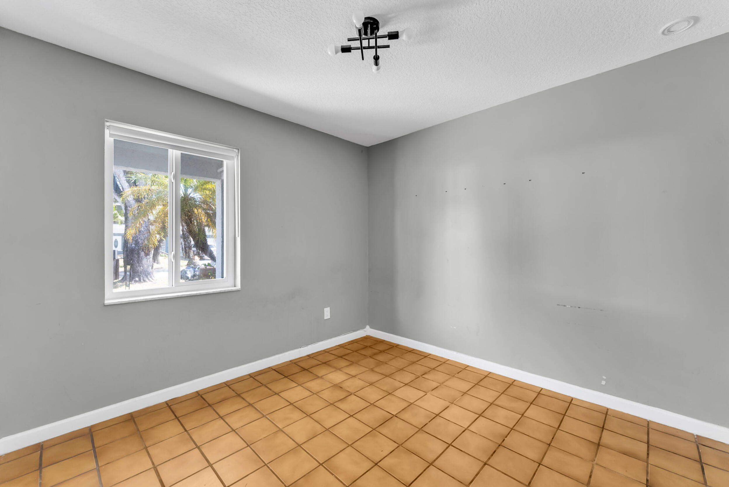 Guest Bedroom 1