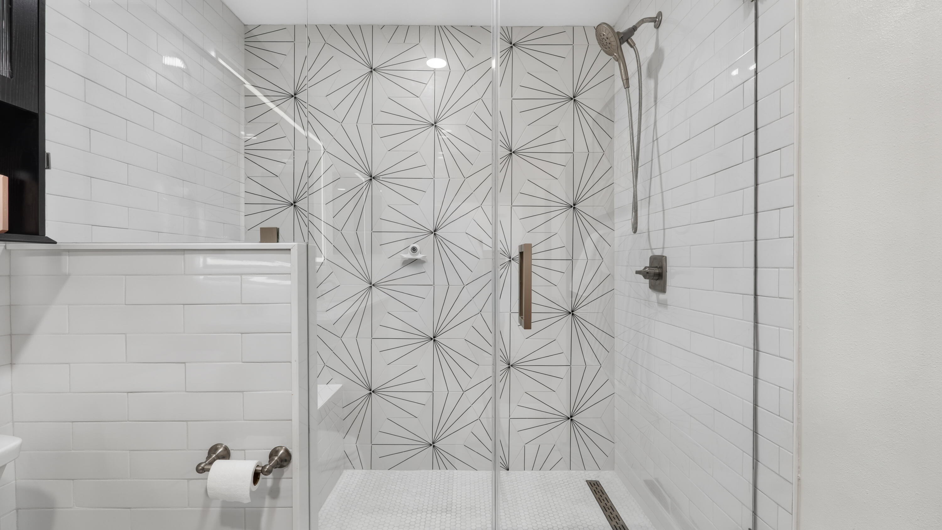 24-primary-shower-DSC03943
