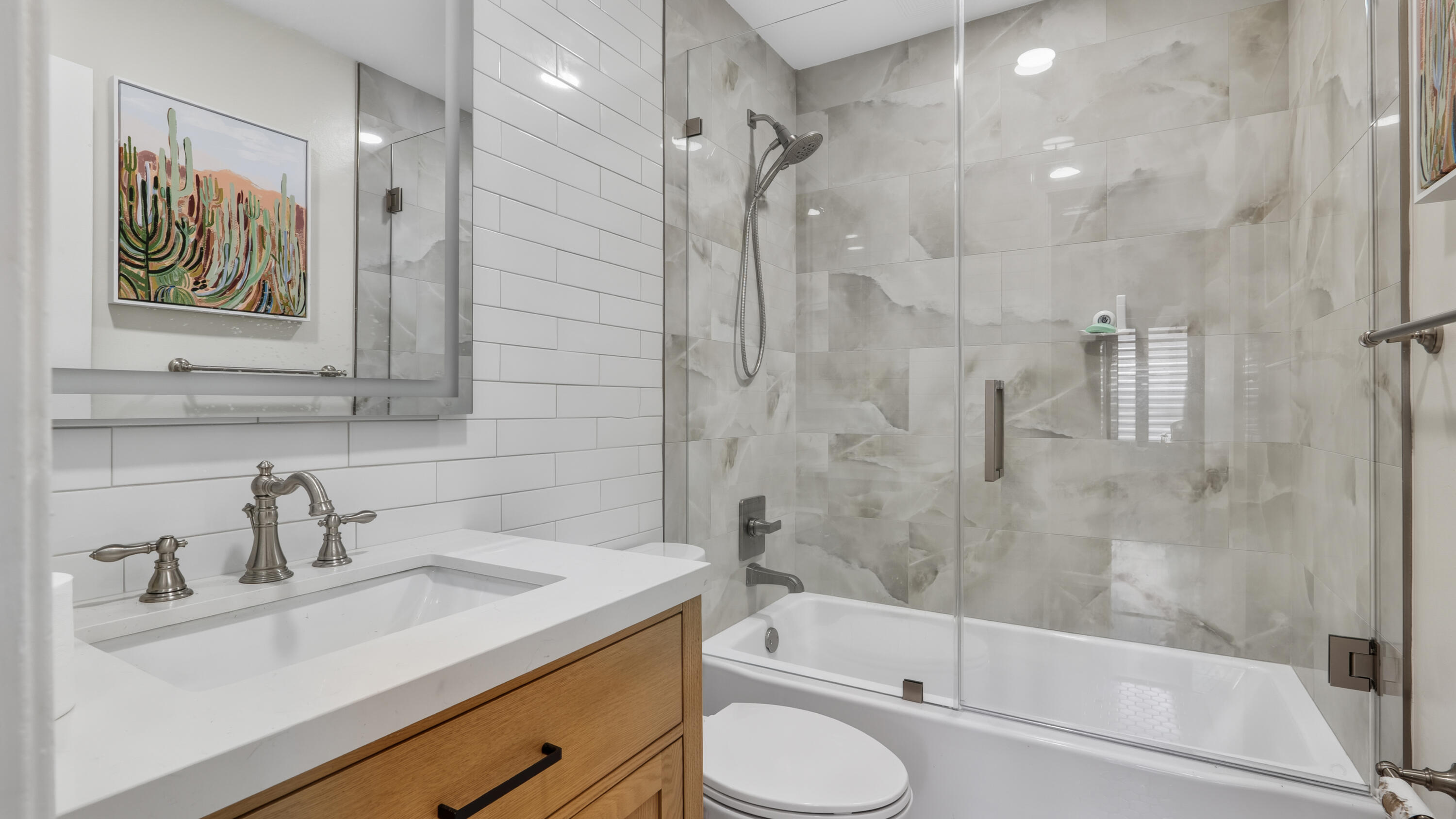 28-guest-bath-DSC03902