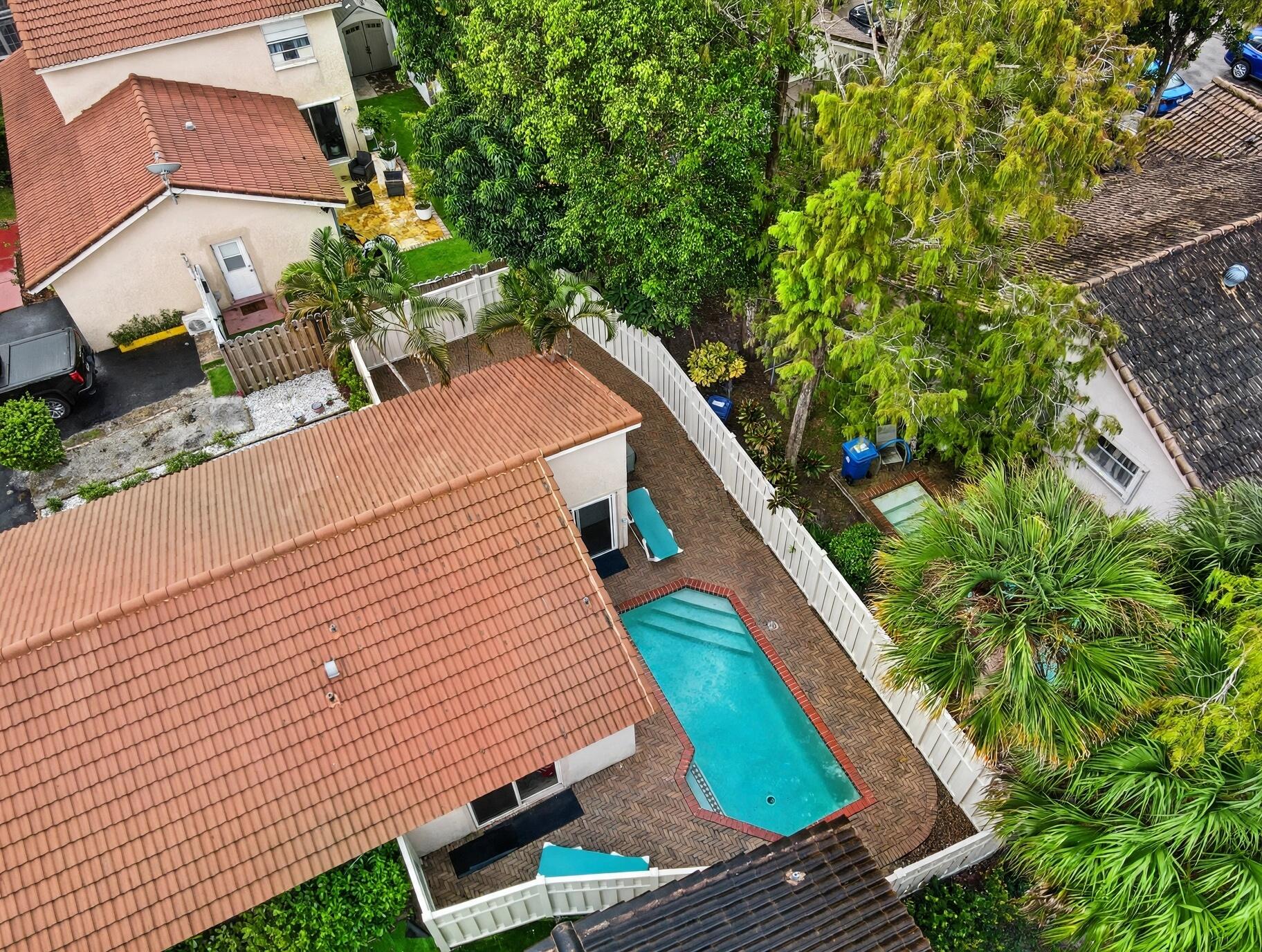 05-pool-aerial-drone-dji_fly_20261023_15 05-pool-aerial-drone-dji_fly_20261023_15