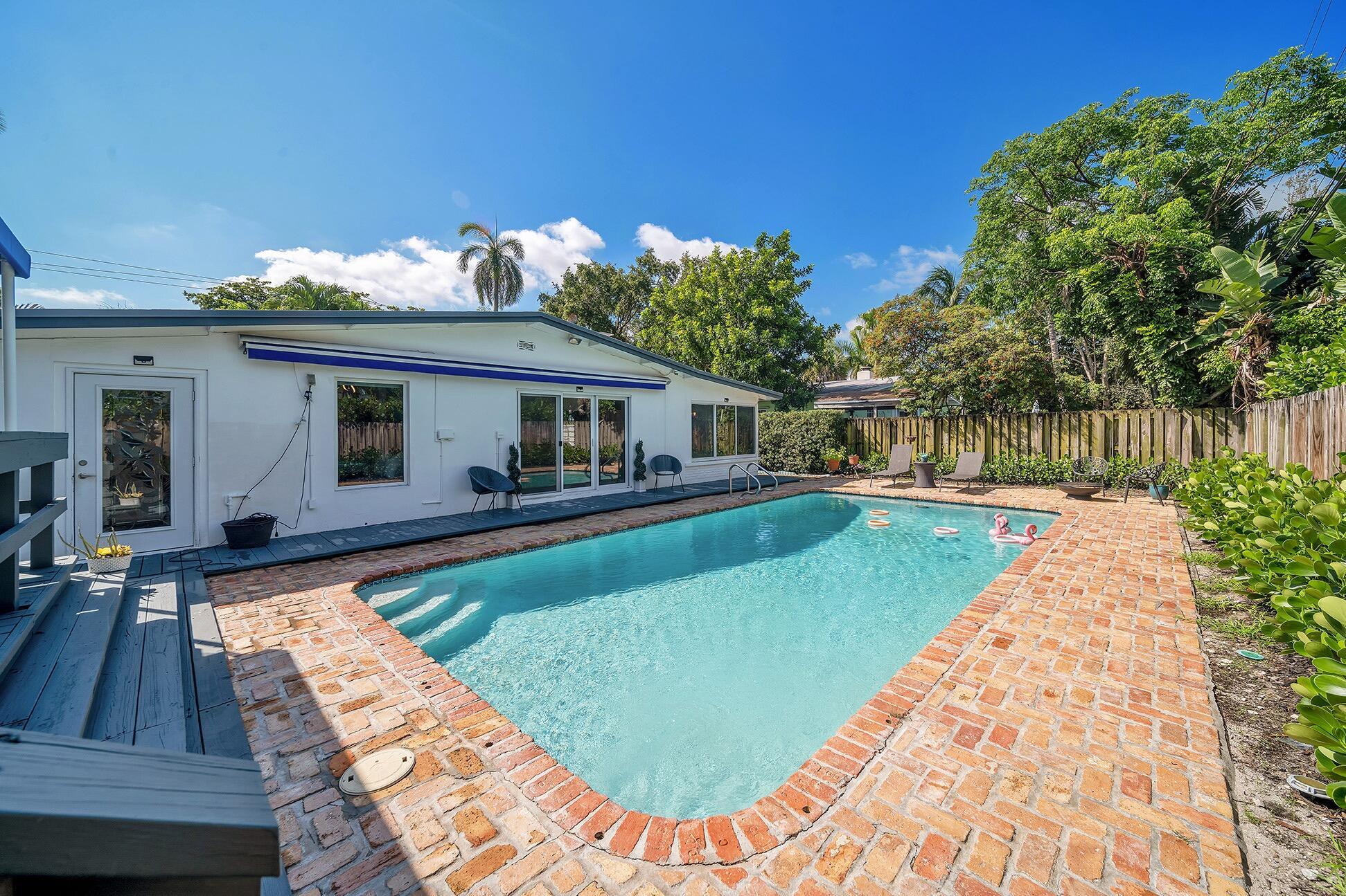 1303 Cordova Dr 18