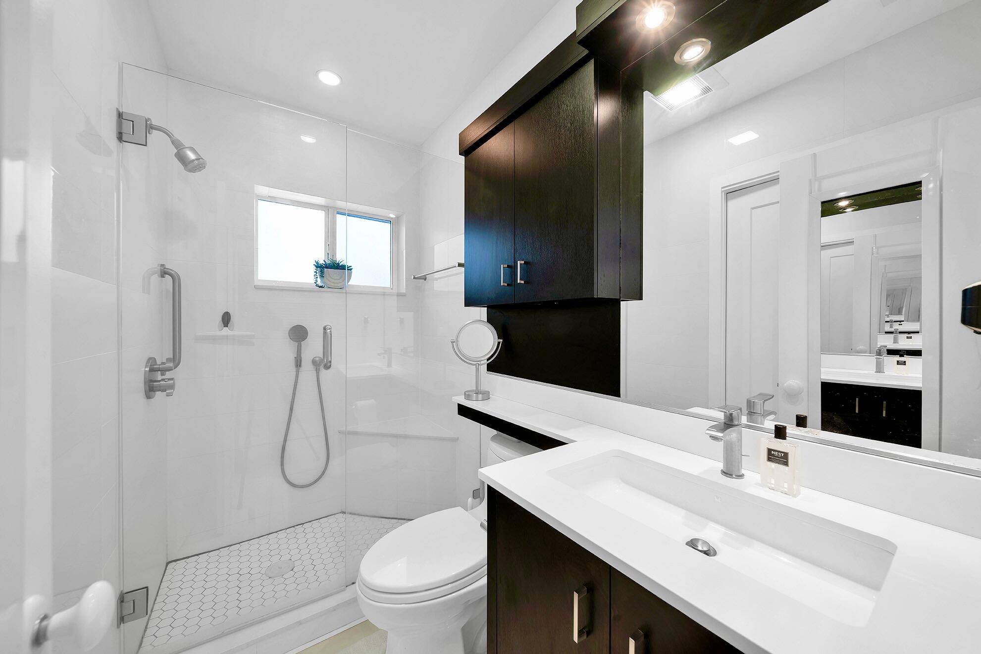1303 Cordova Dr 8