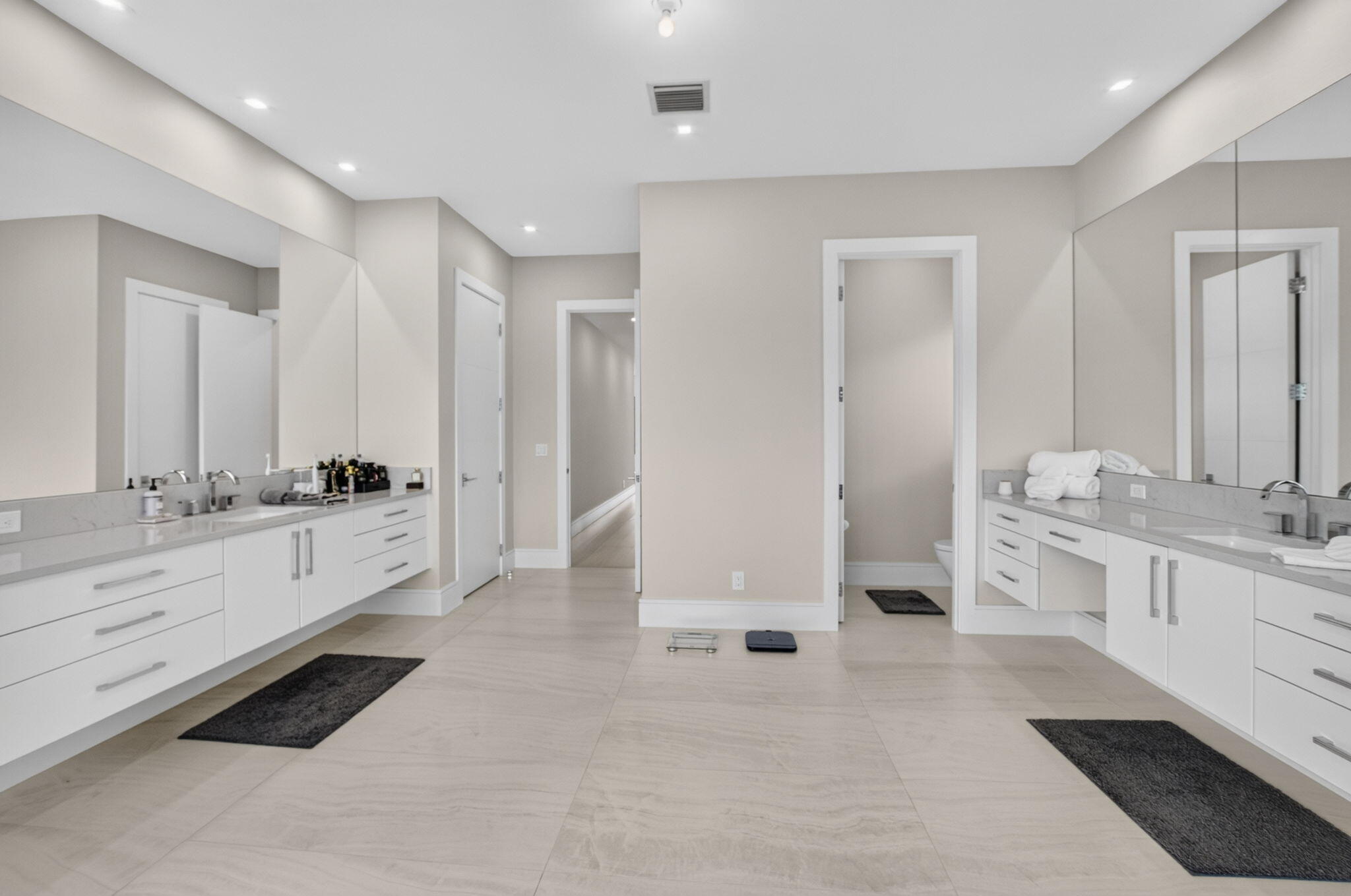 PRIVATE WATER CLOSET