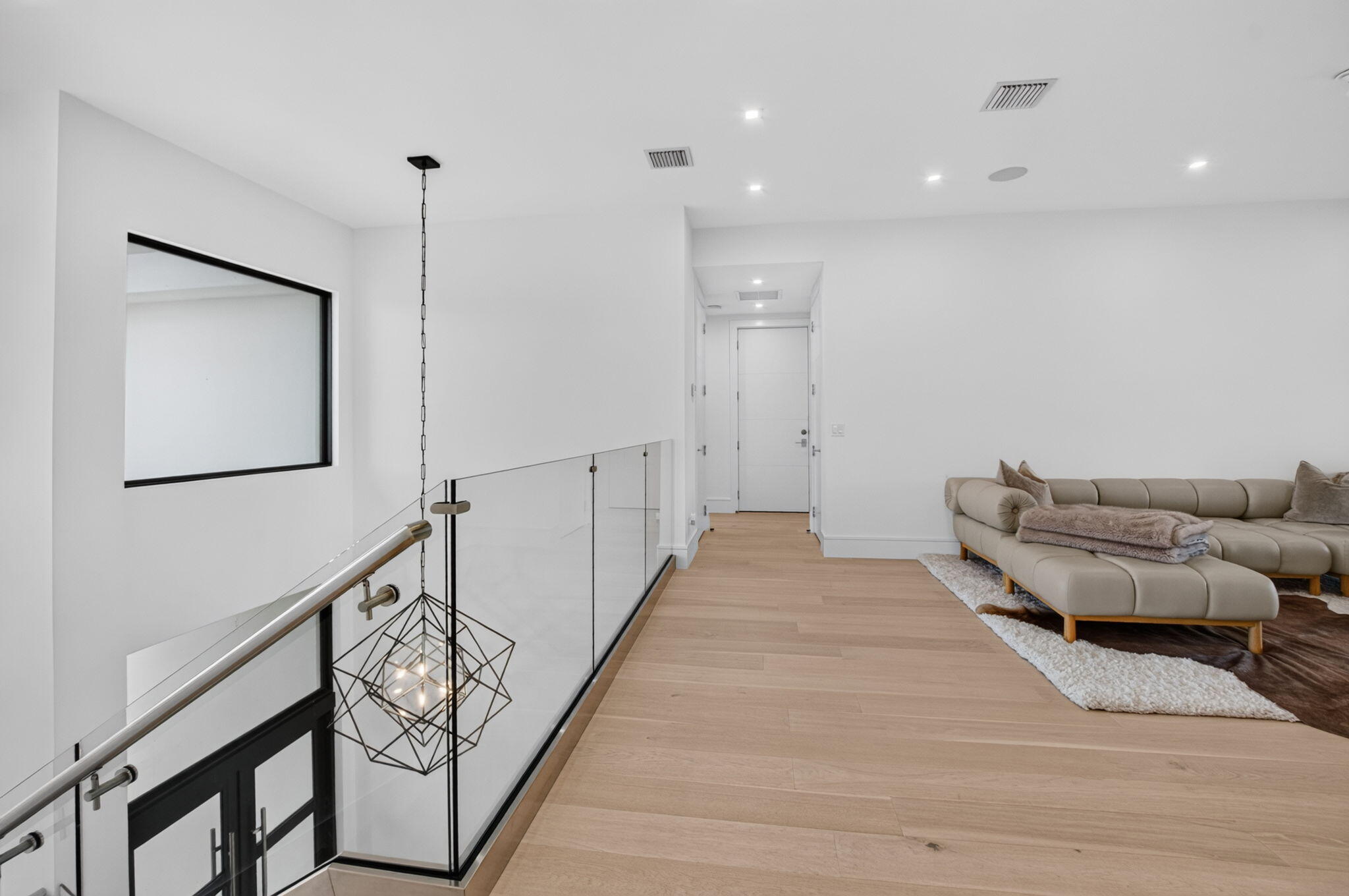 2ND FLOOR LOFT