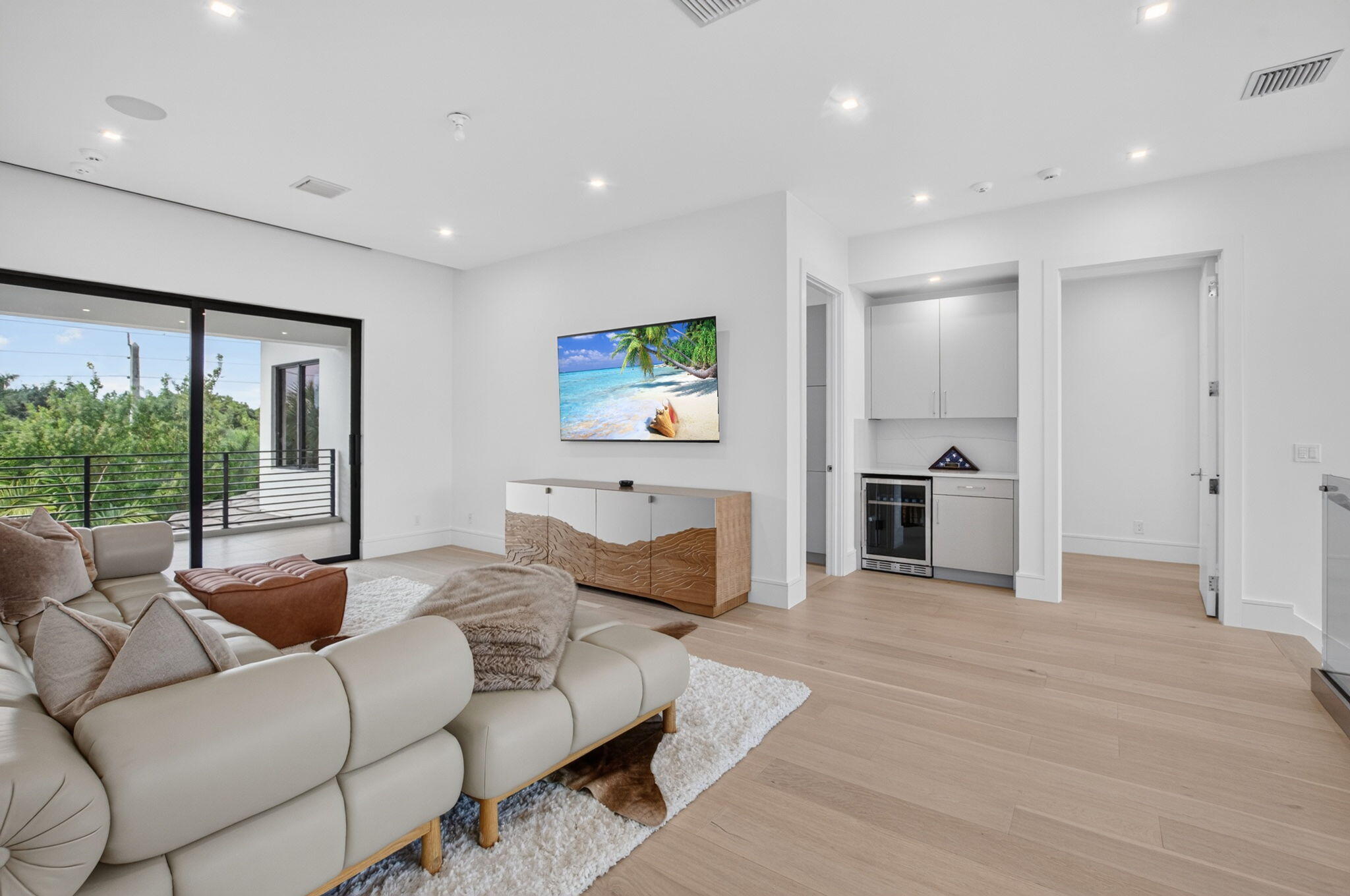 2ND FLOOR LOFT