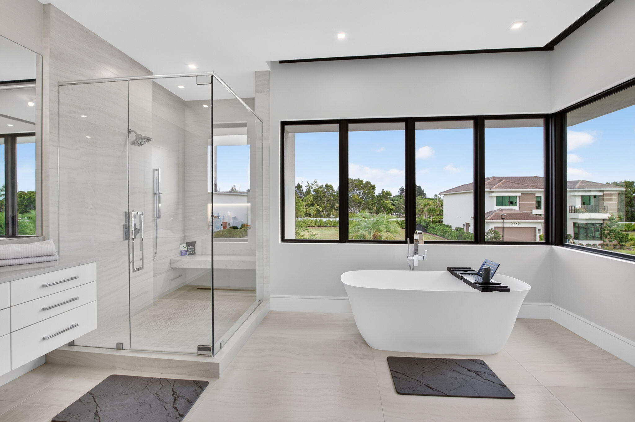 WALK IN SHOWER & SOAKING TUB