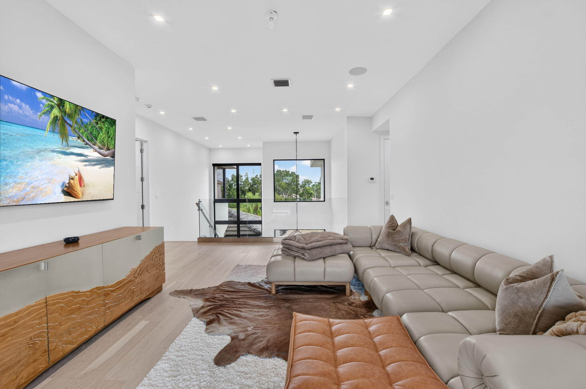2ND FLOOR LOFT