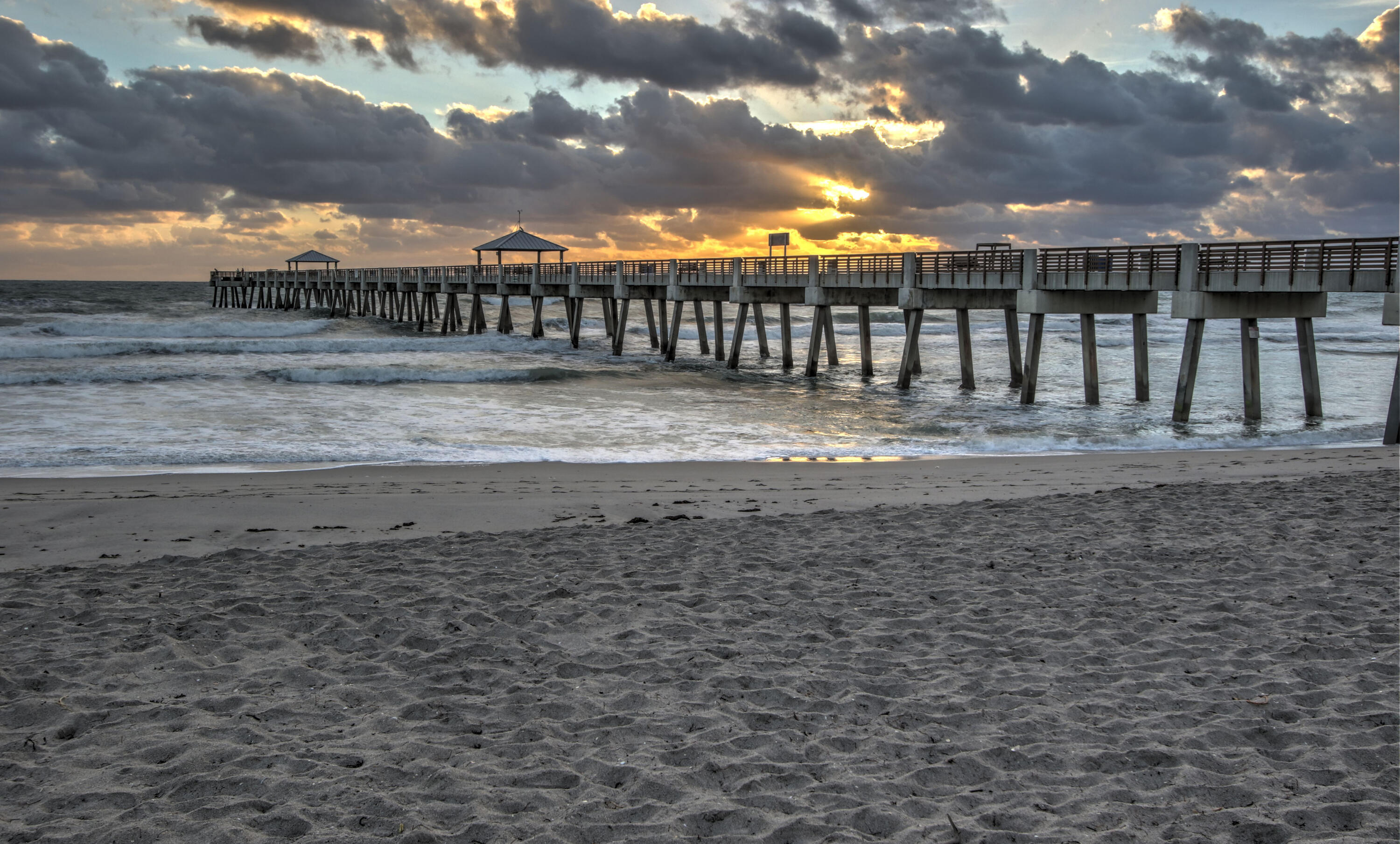 Juno Pier 1