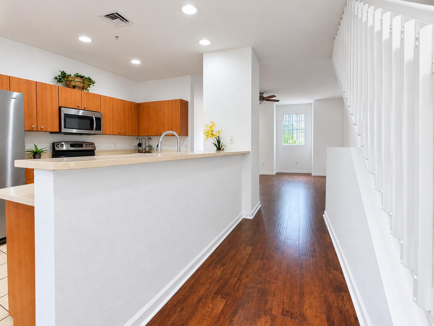 Perspective-corrected real estate interi Perspective-corrected real estate interi