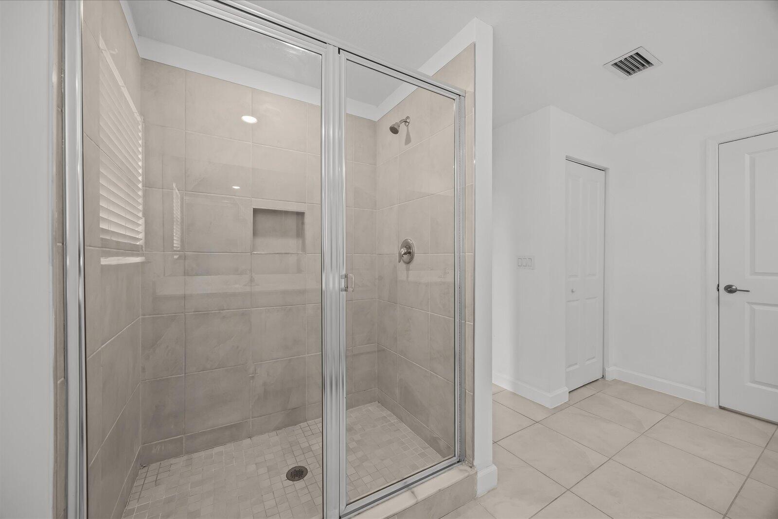 Master' Bathroom