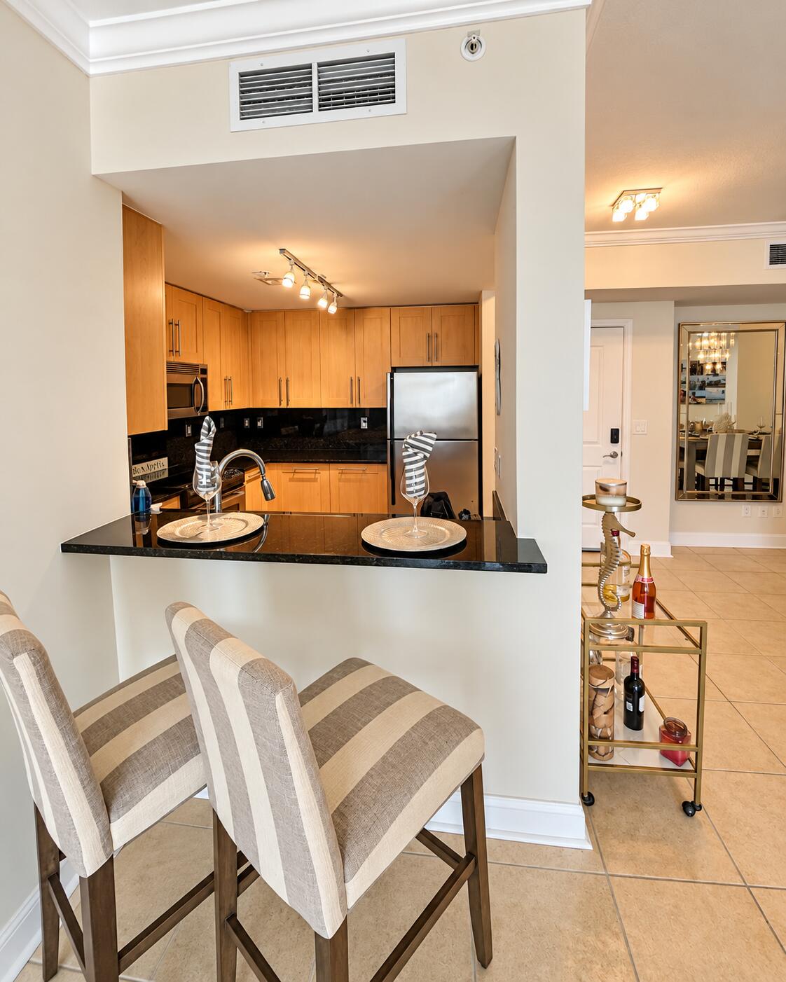Kitchen-Bar Area