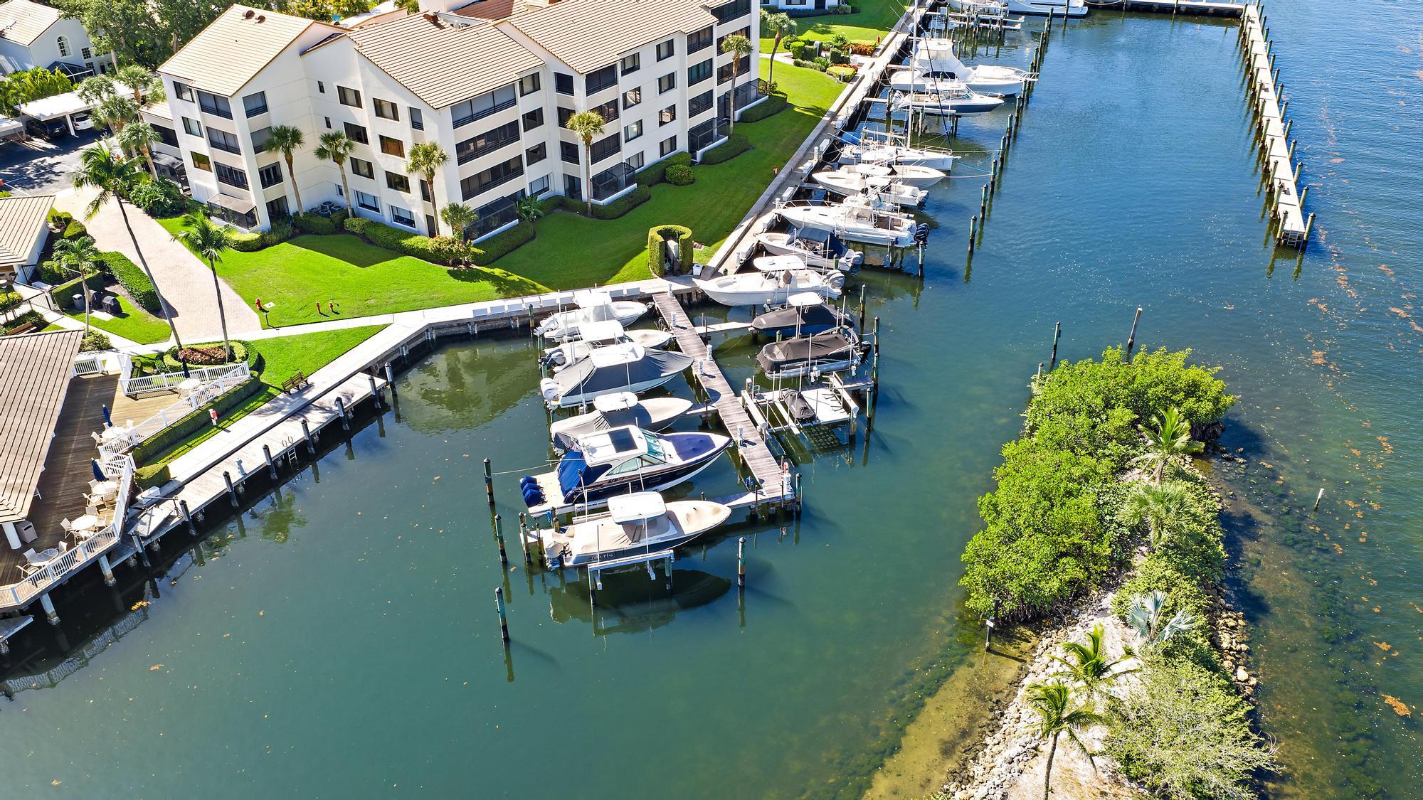 Oak Harbour Dr b4-9