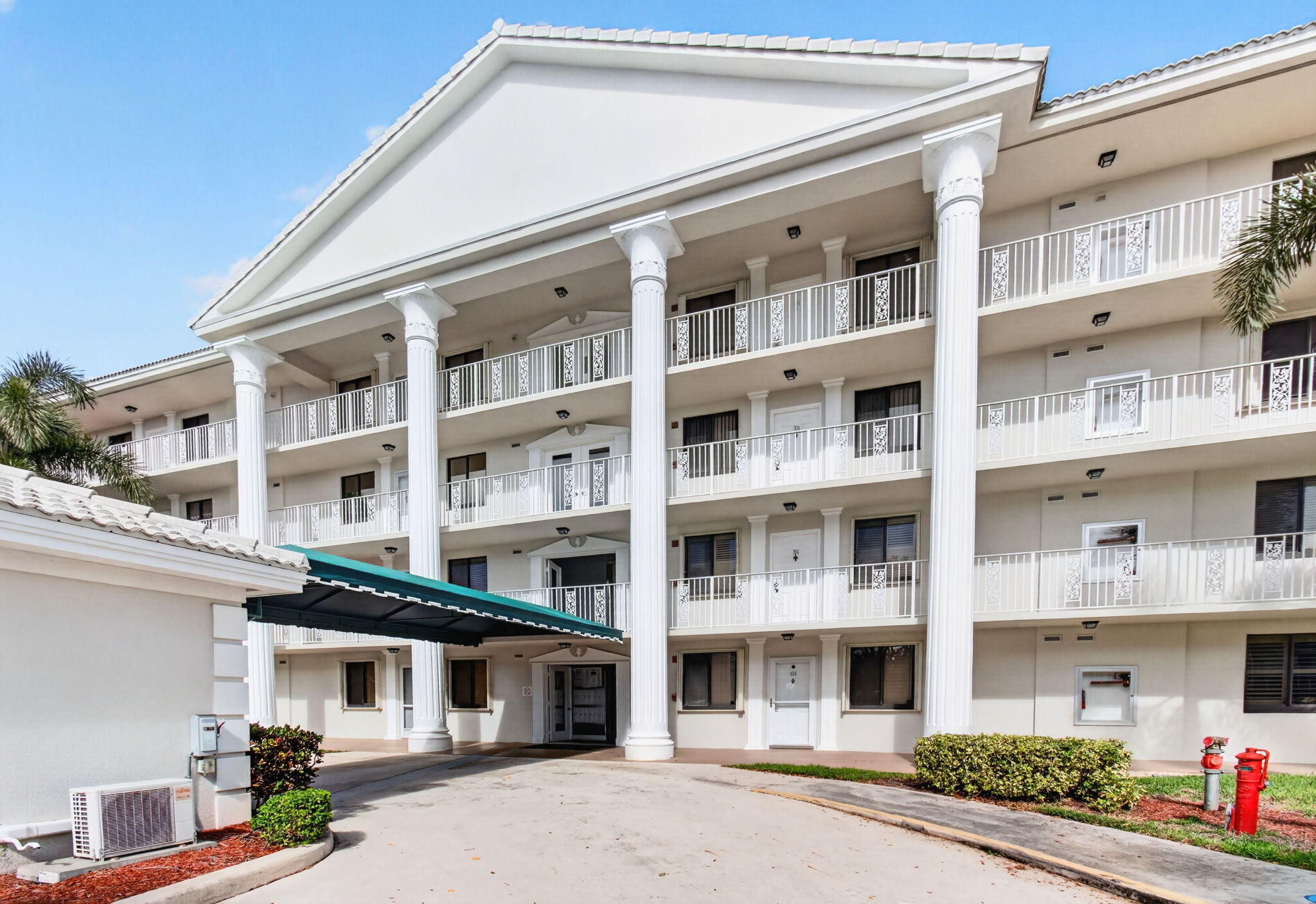 Whitehall nice 1st floor unit.