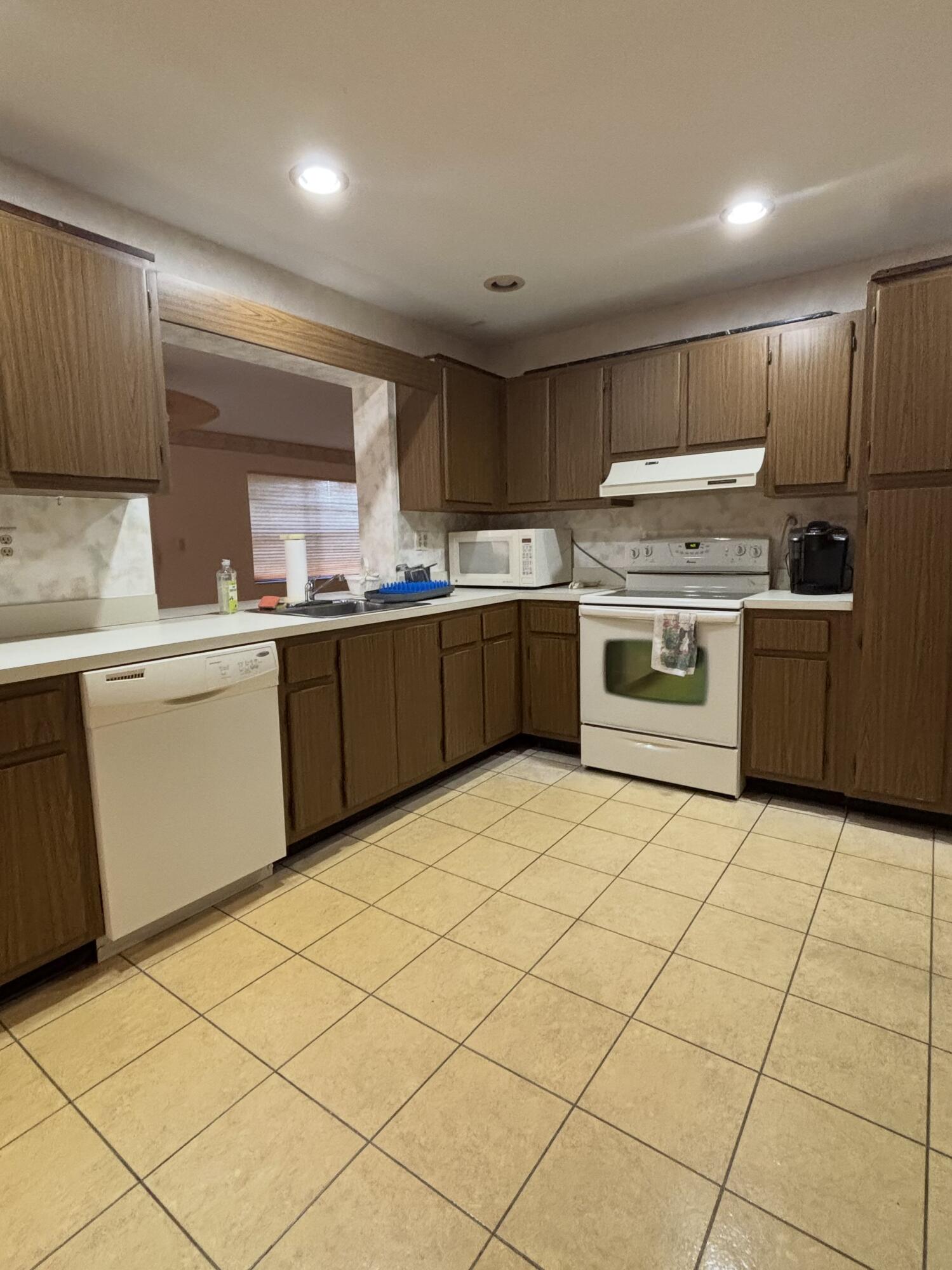 Oversize Kitchen