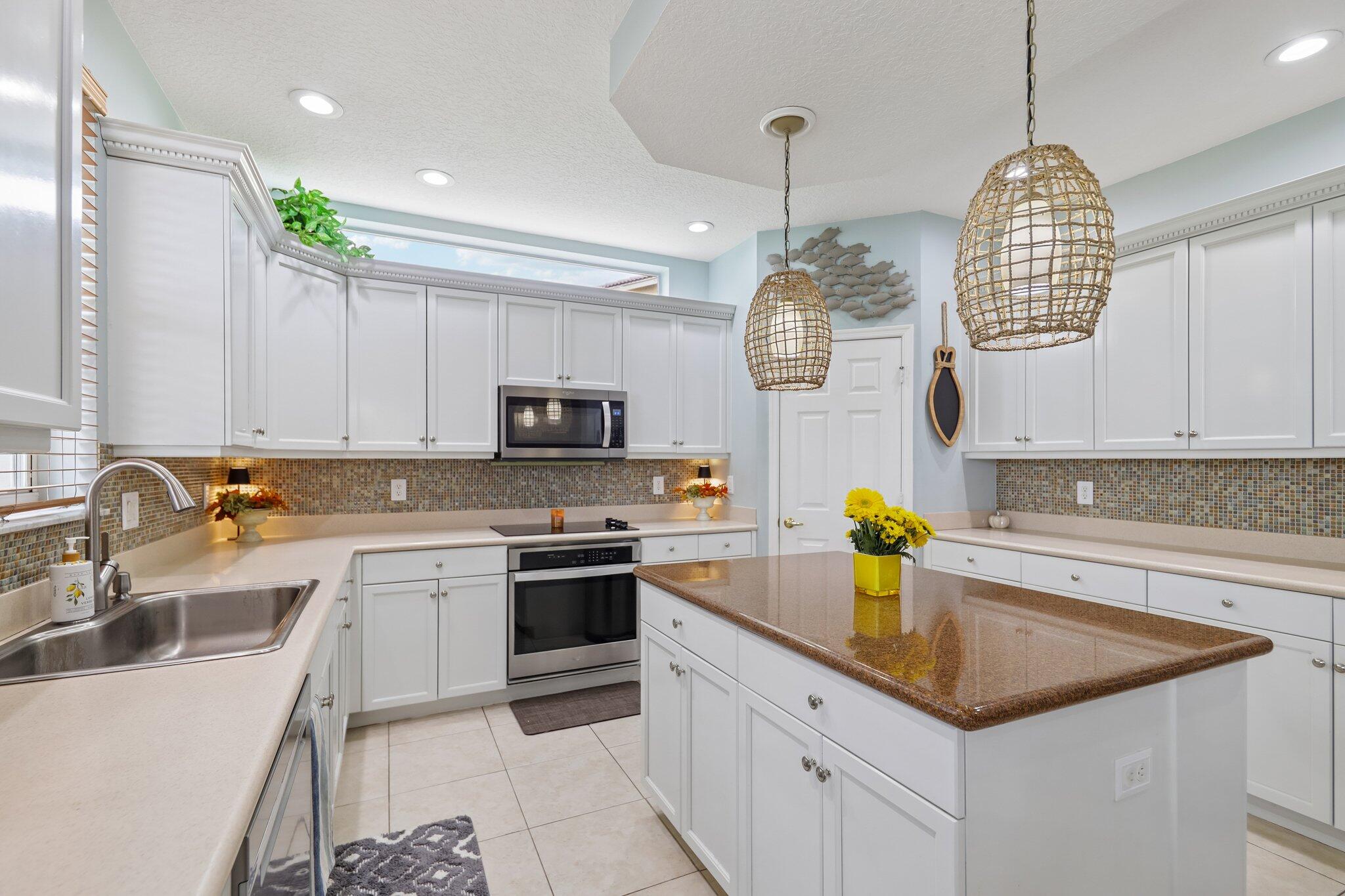 12-web-or-mls-Misty Oaks Cir-S2610-012