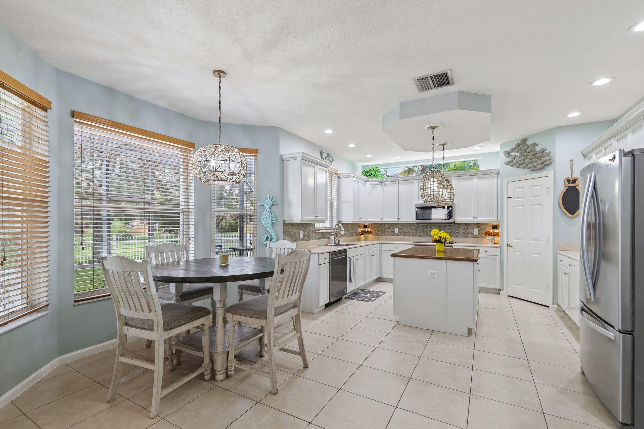 10-web-or-mls-Misty Oaks Cir-S2610-010
