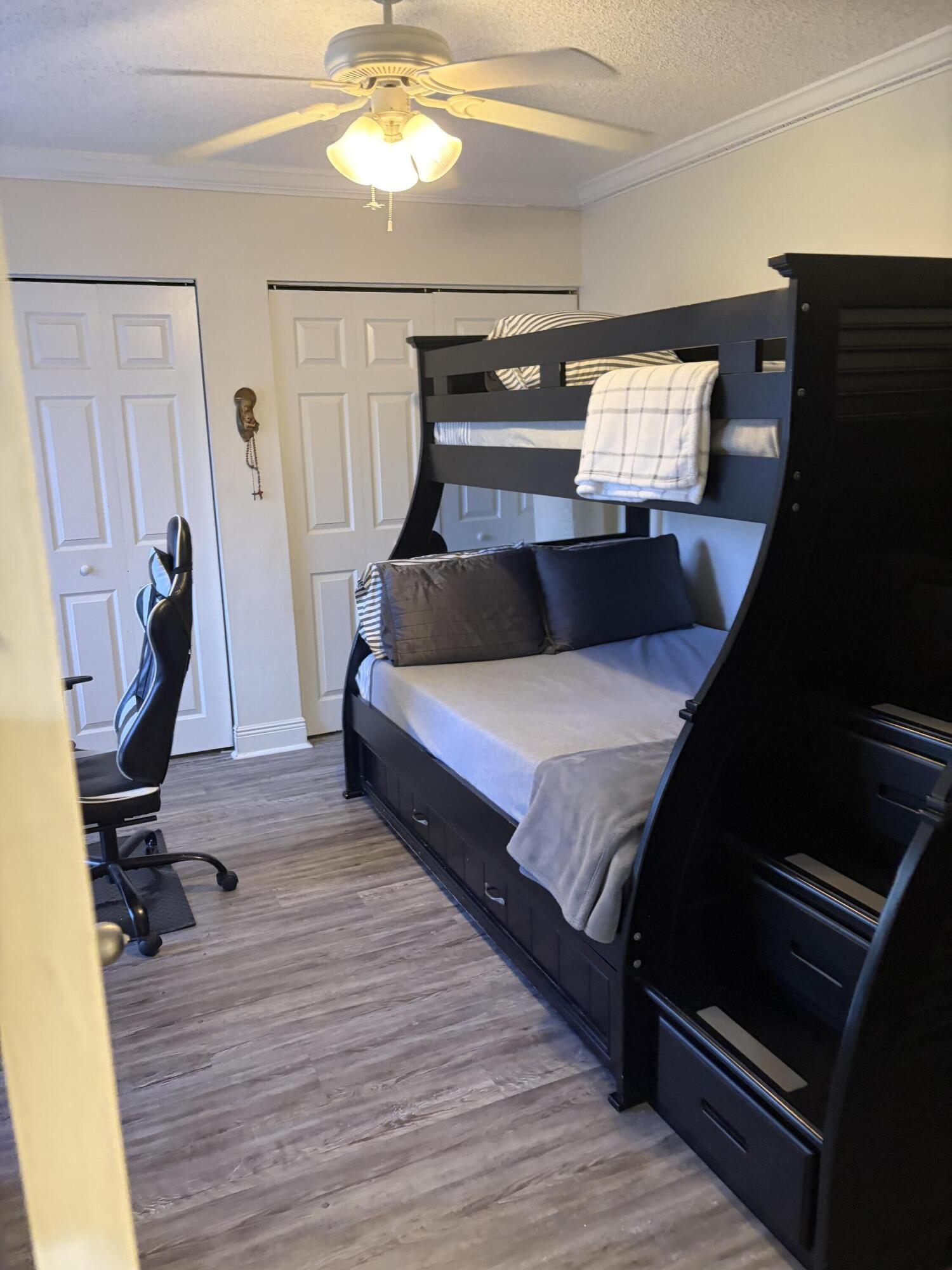Secondary bedroom