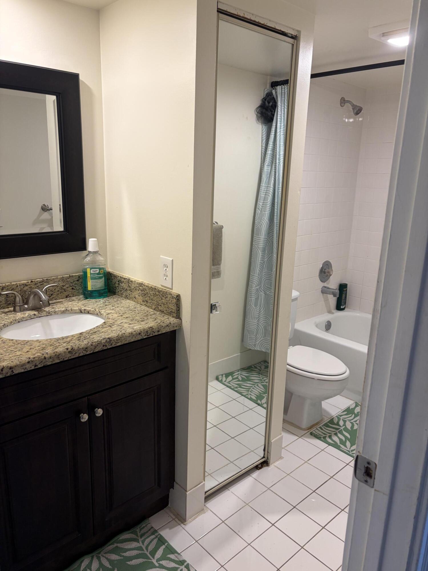 secondary bedroom bath