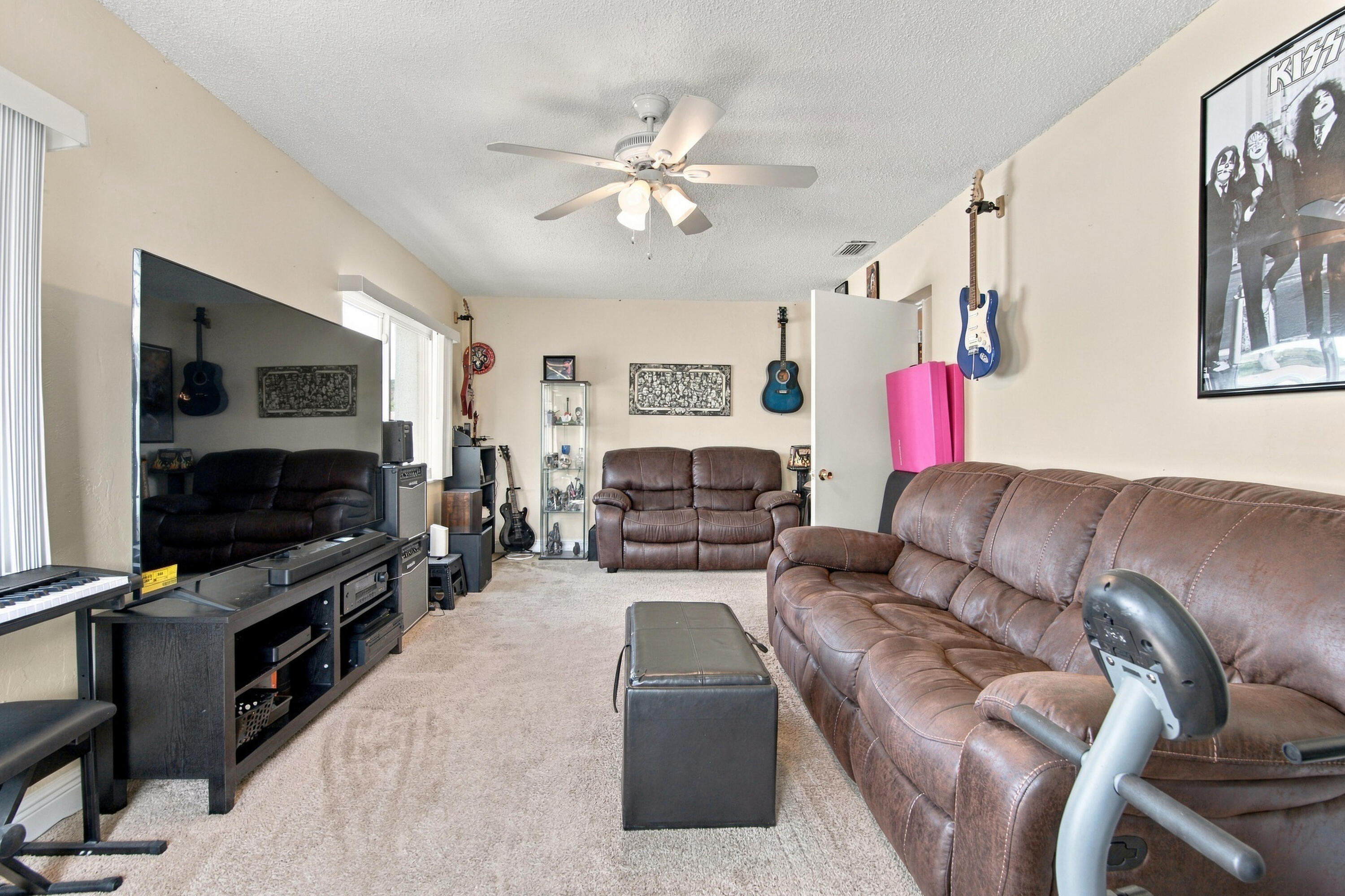 8121_NW_93rd_Ave_026