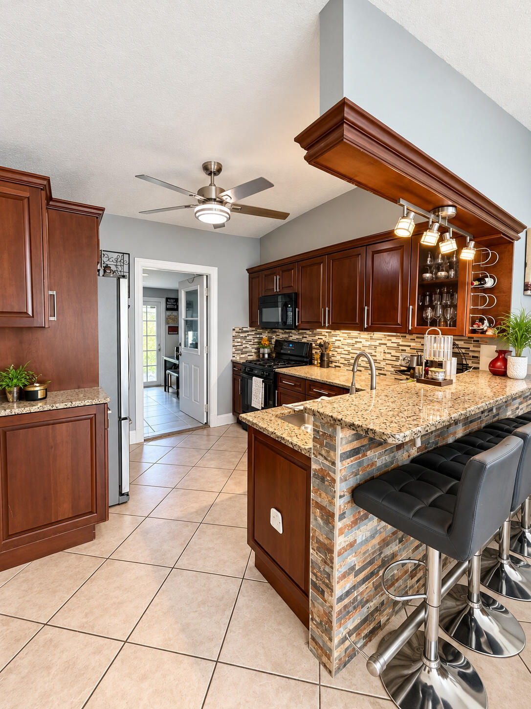 Kitchen 4