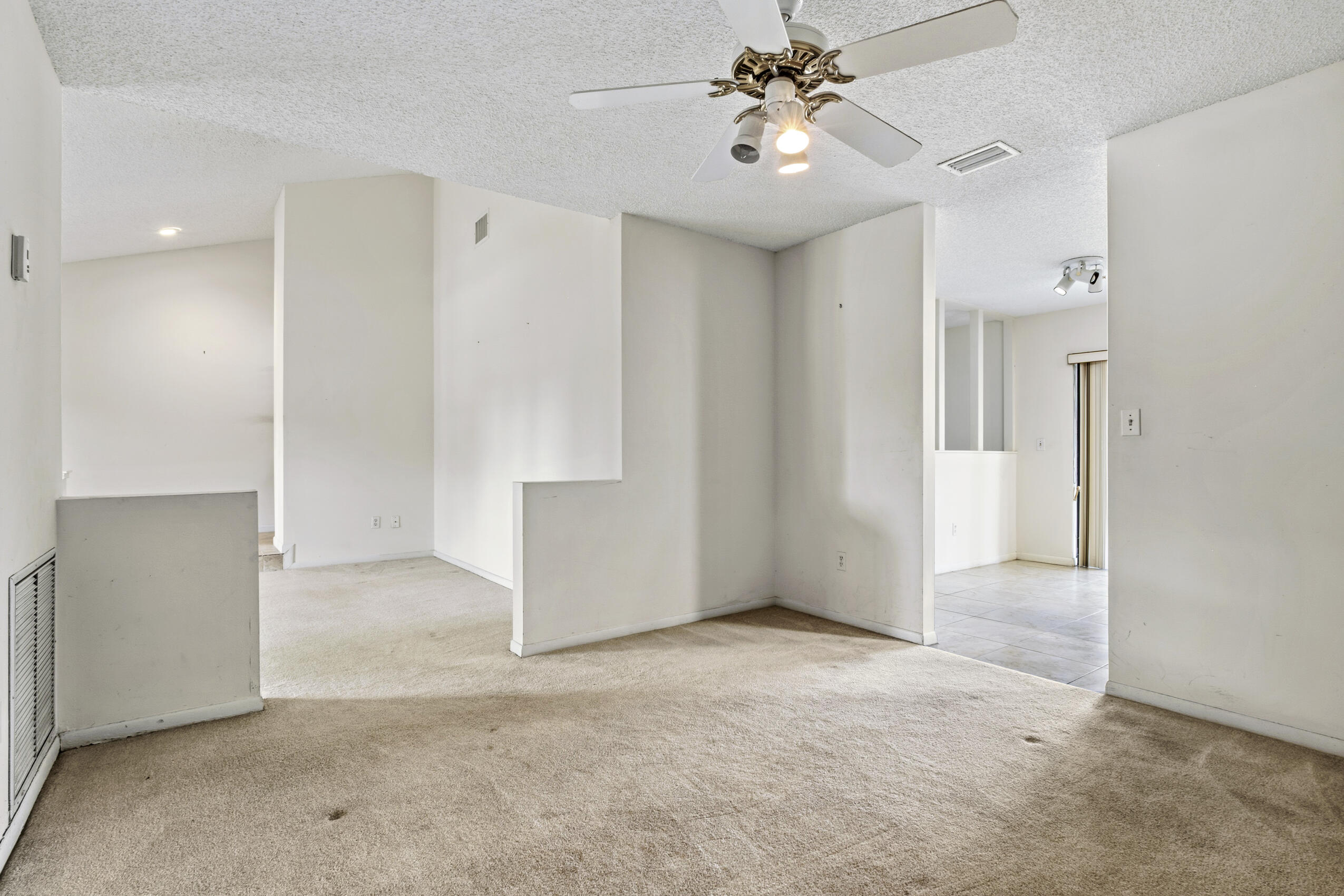Living Room/Dining Room 3