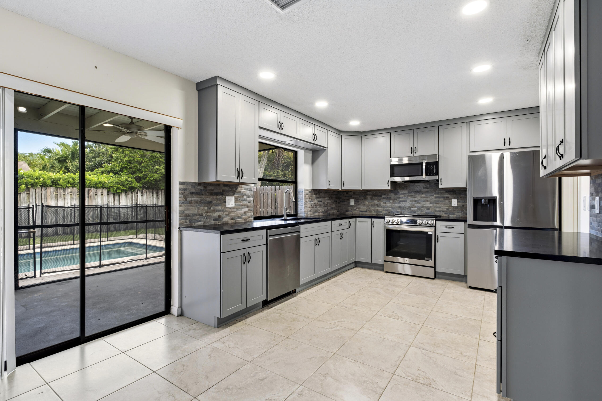 Newer Granite Kitchen