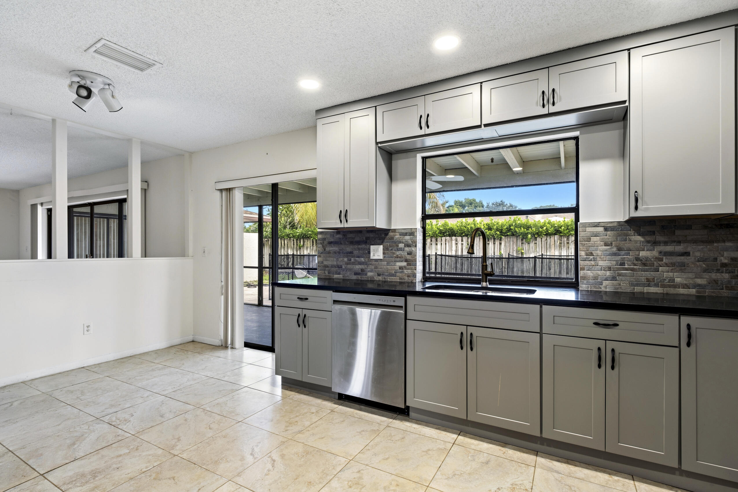 Newer Grainite Kitchen