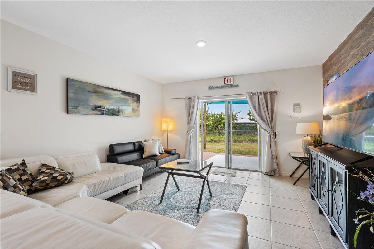 10-Living Room