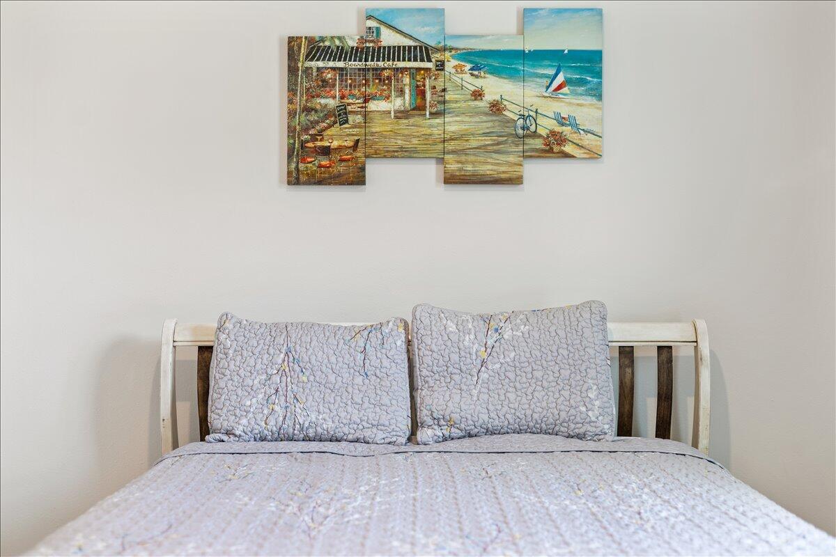 31-Bedroom - Detail Shot