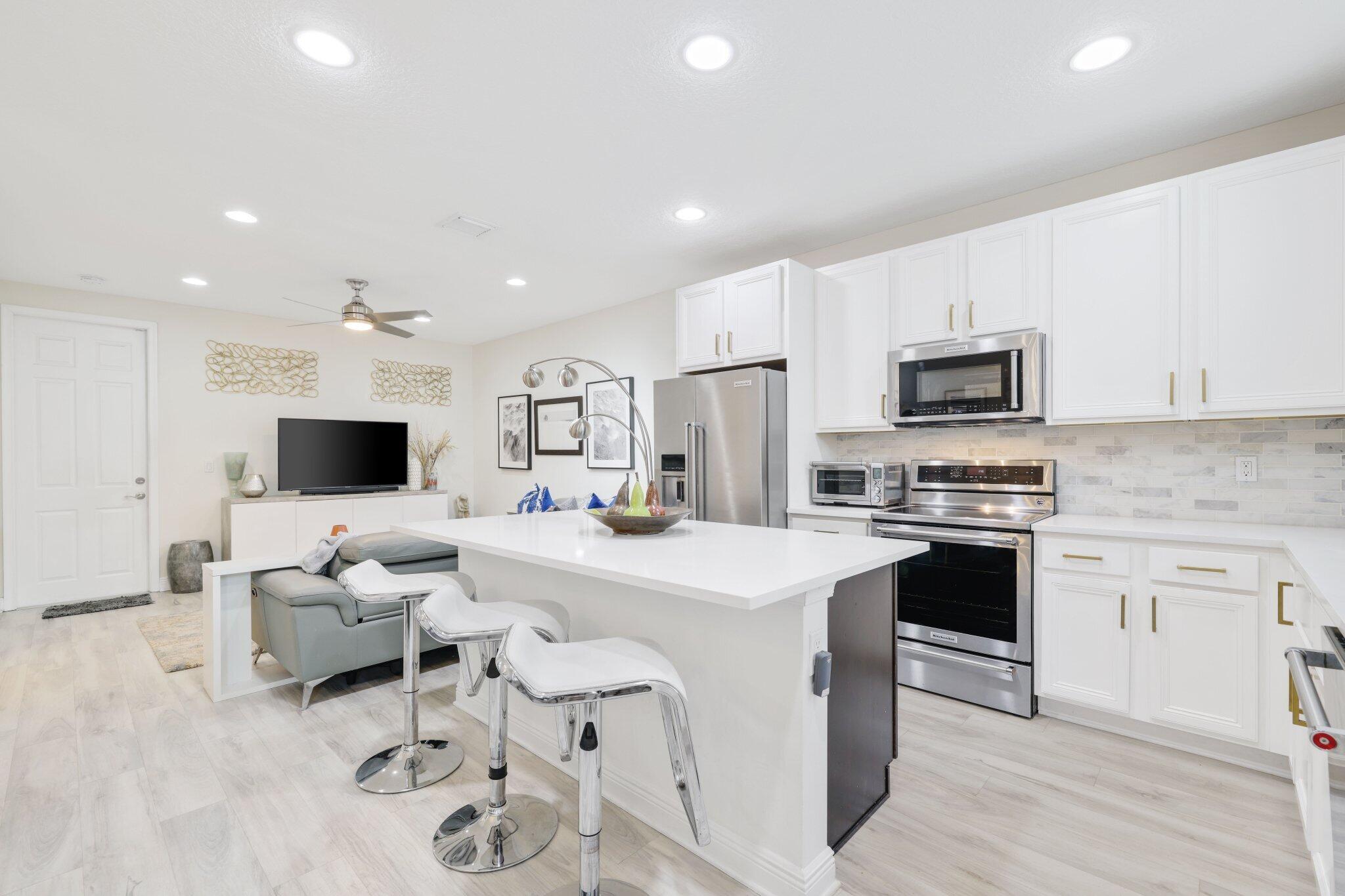 3112 Waterside Circle - 9.jpg-SMALL