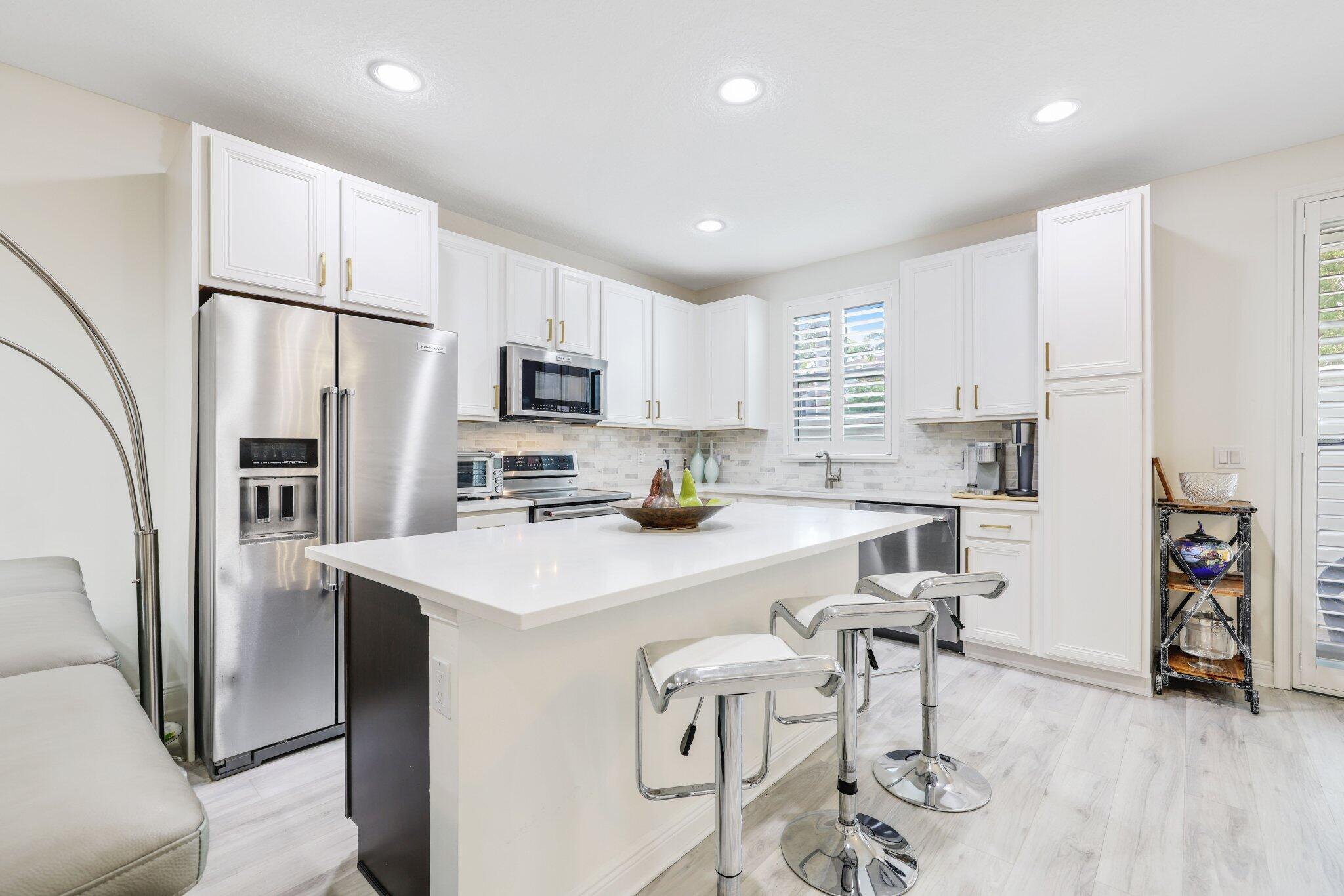 3112 Waterside Circle - 7.jpg-SMALL