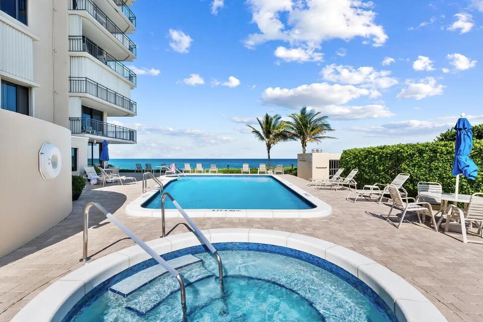 Pool and hot tub Pool and hot tub