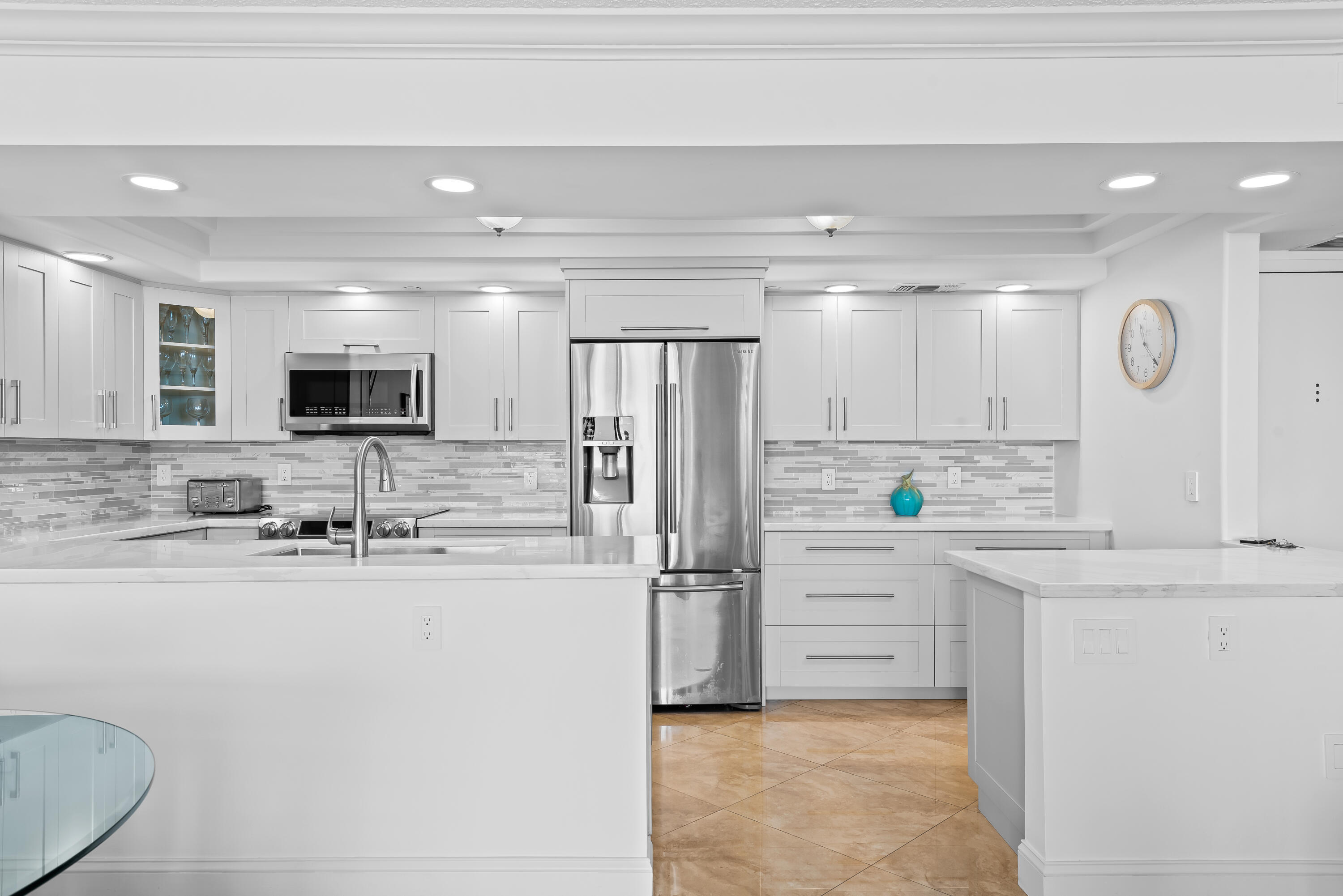 Beautifully renovated large kitchen Beautifully renovated large kitchen