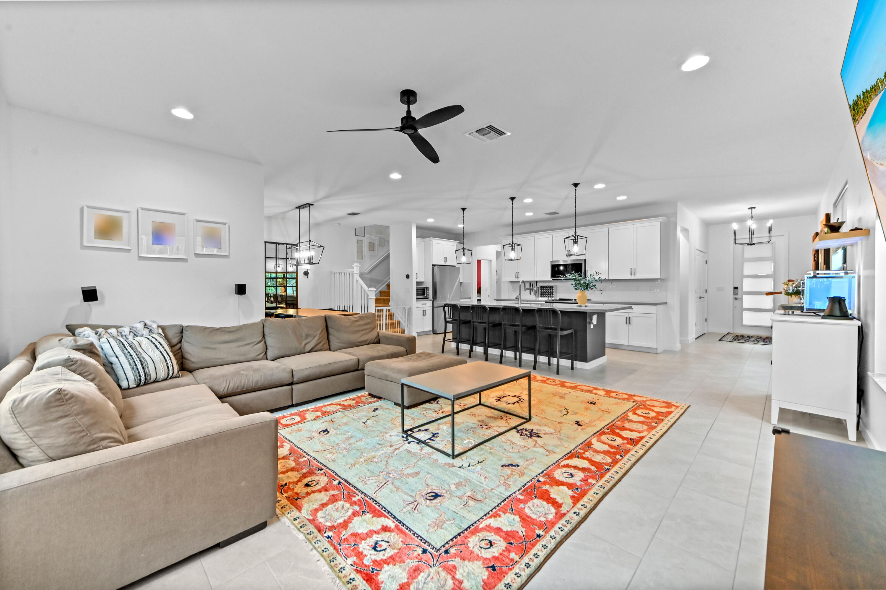 Living Room adjacent to Kitchen great for entertaining Living Room adjacent to Kitchen great for entertaining