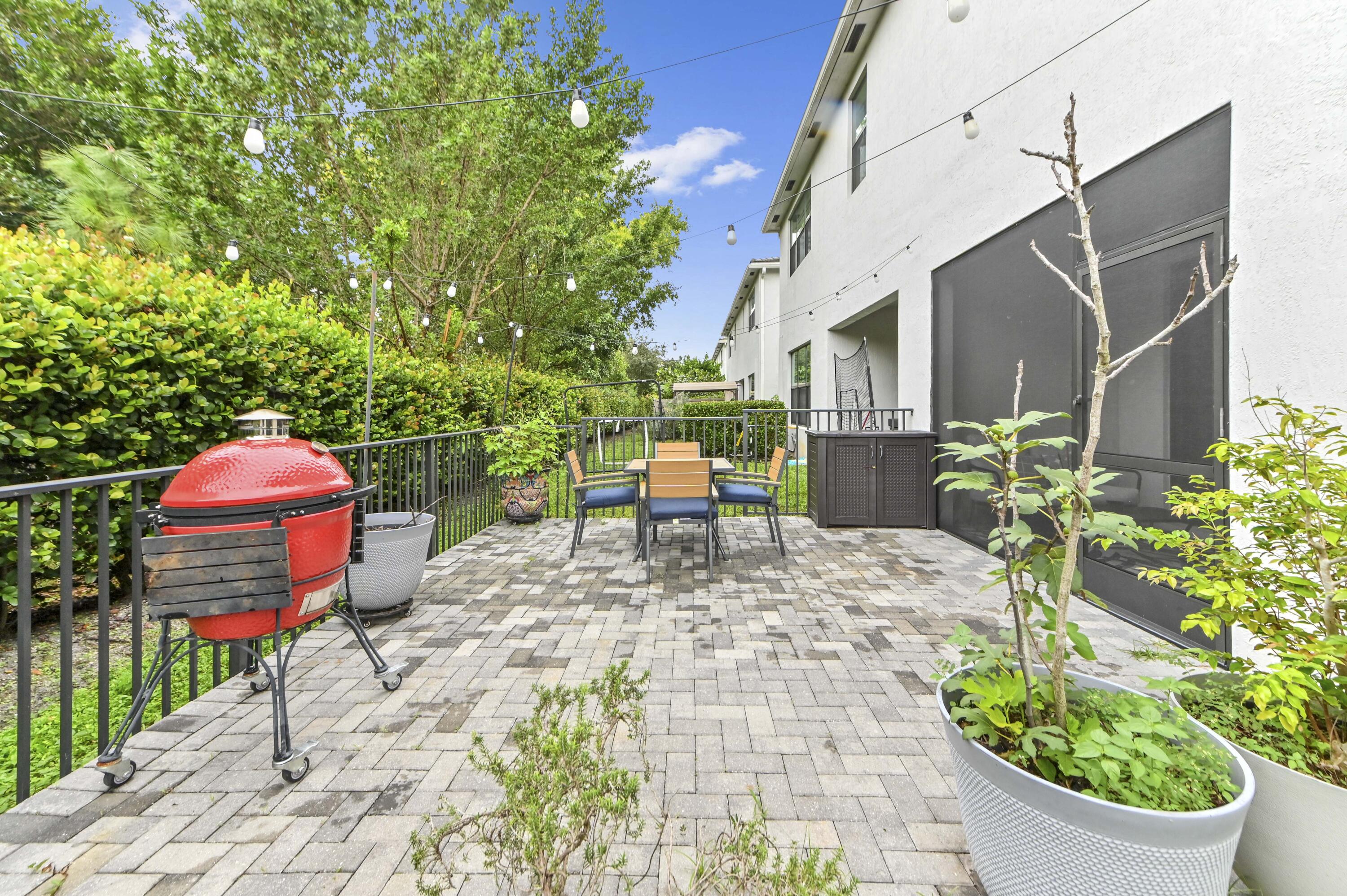 Spacious Patio area