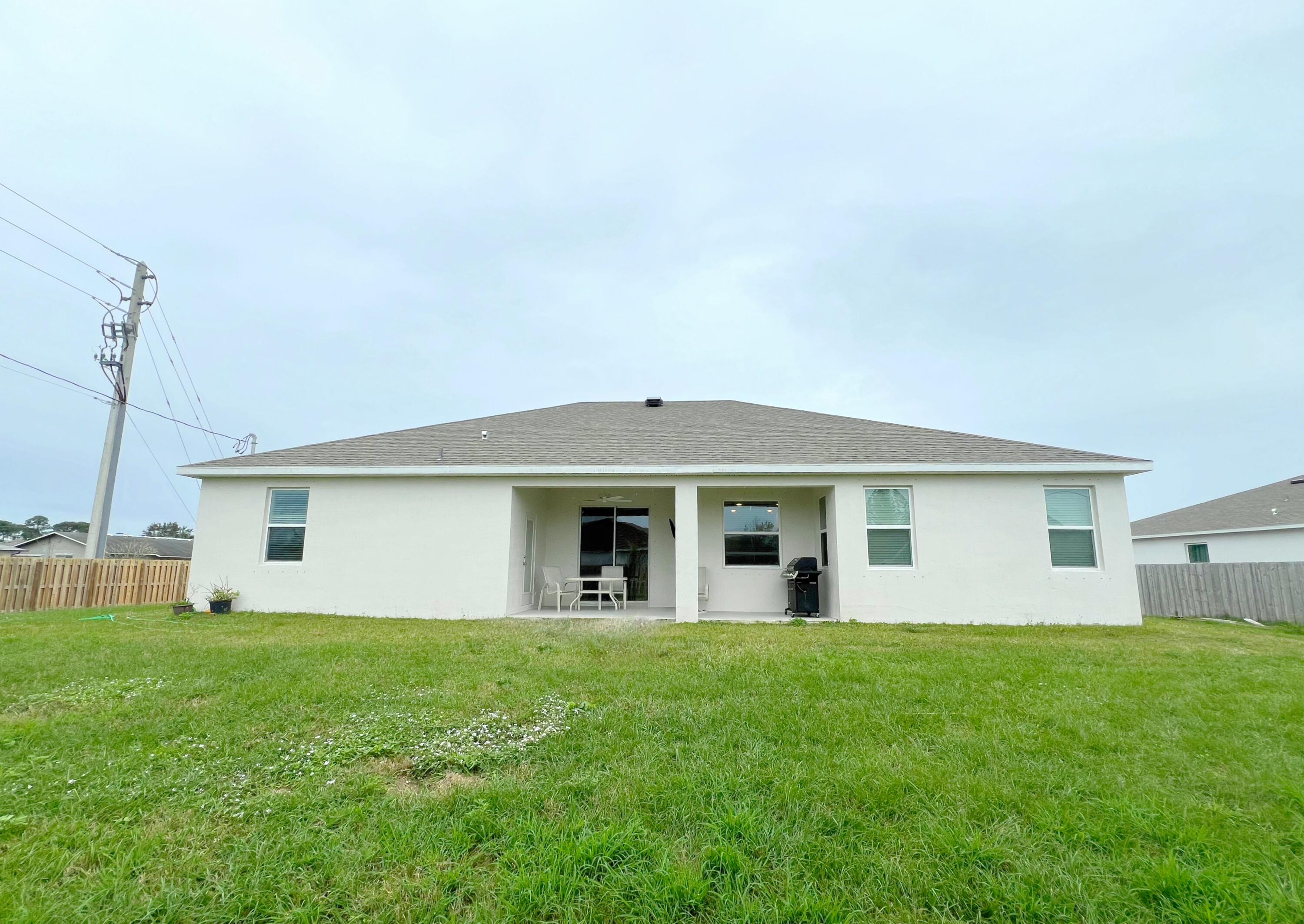 103 Sw Grove Photo 3