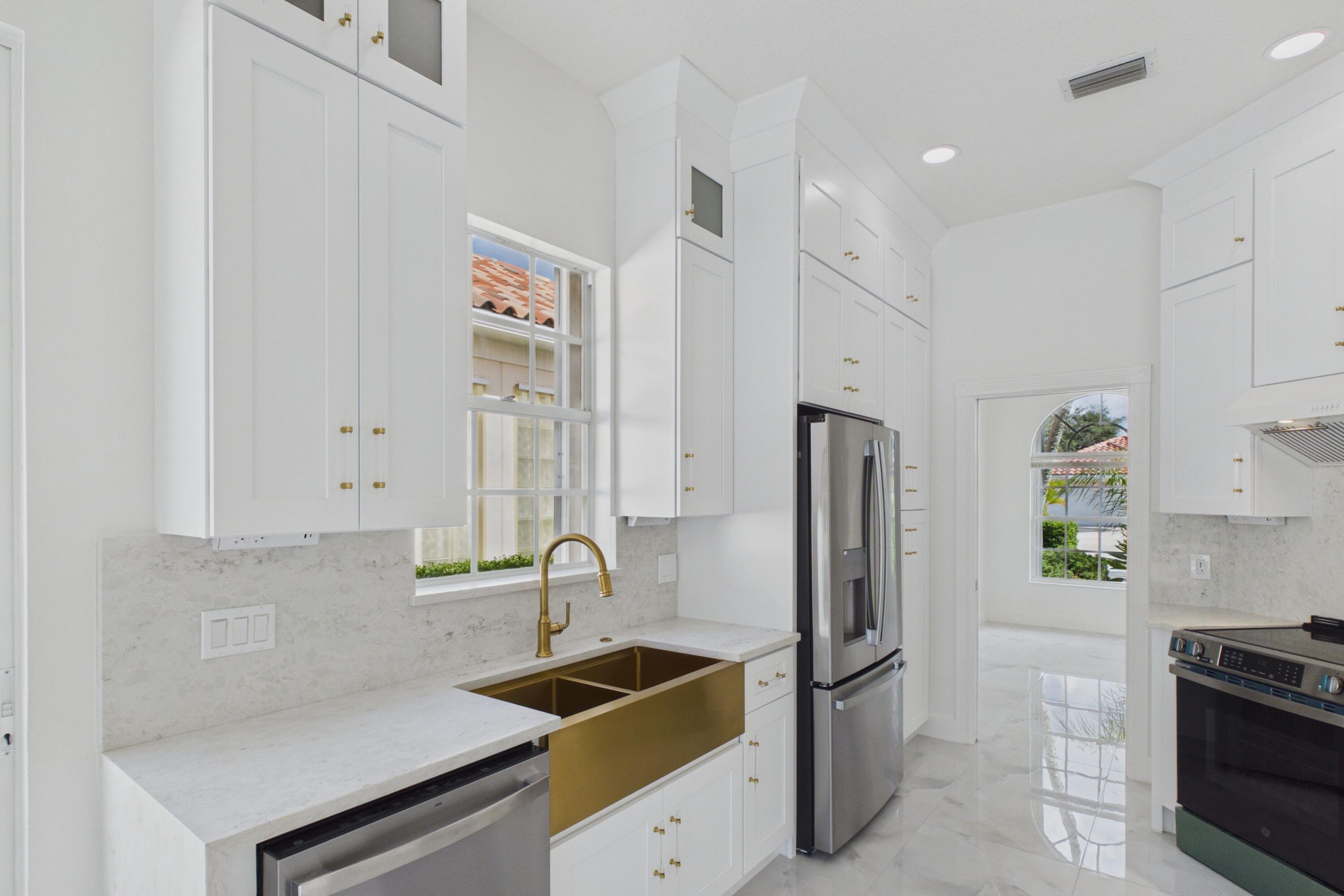 Kitchen/Den