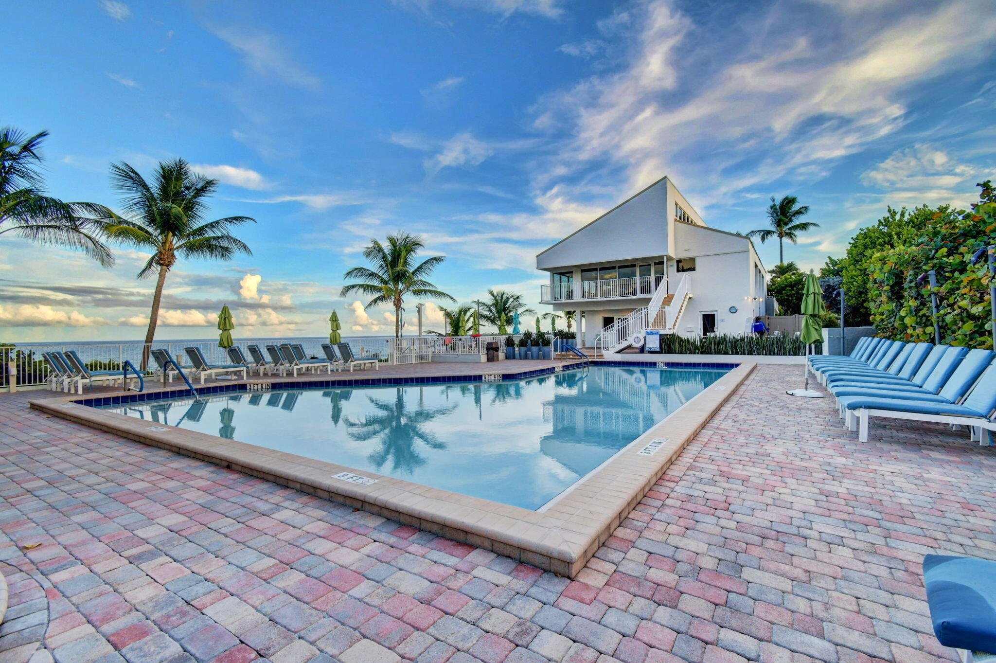 BEACH CLUB POOL