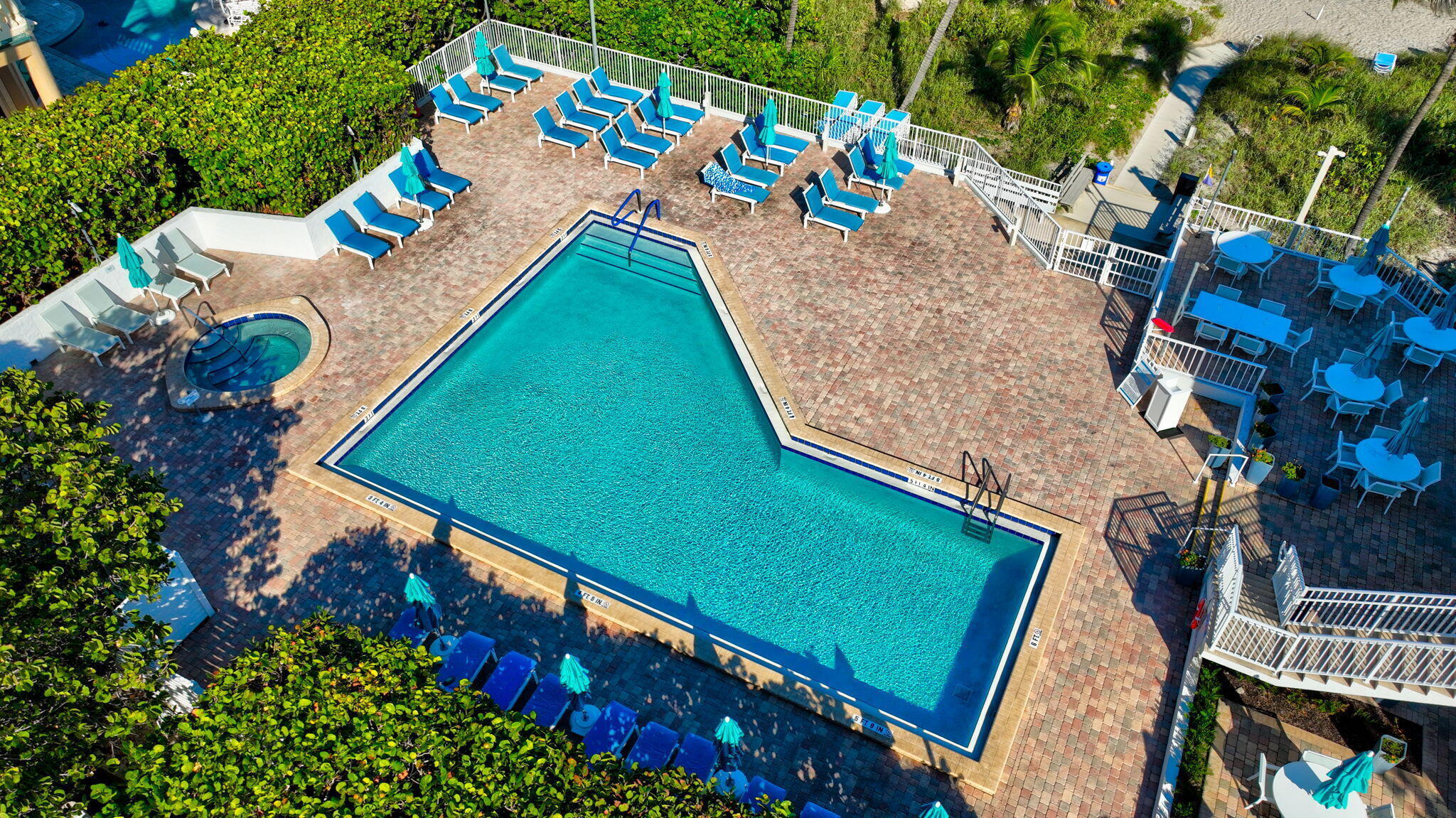 BEACH CLUB POOL